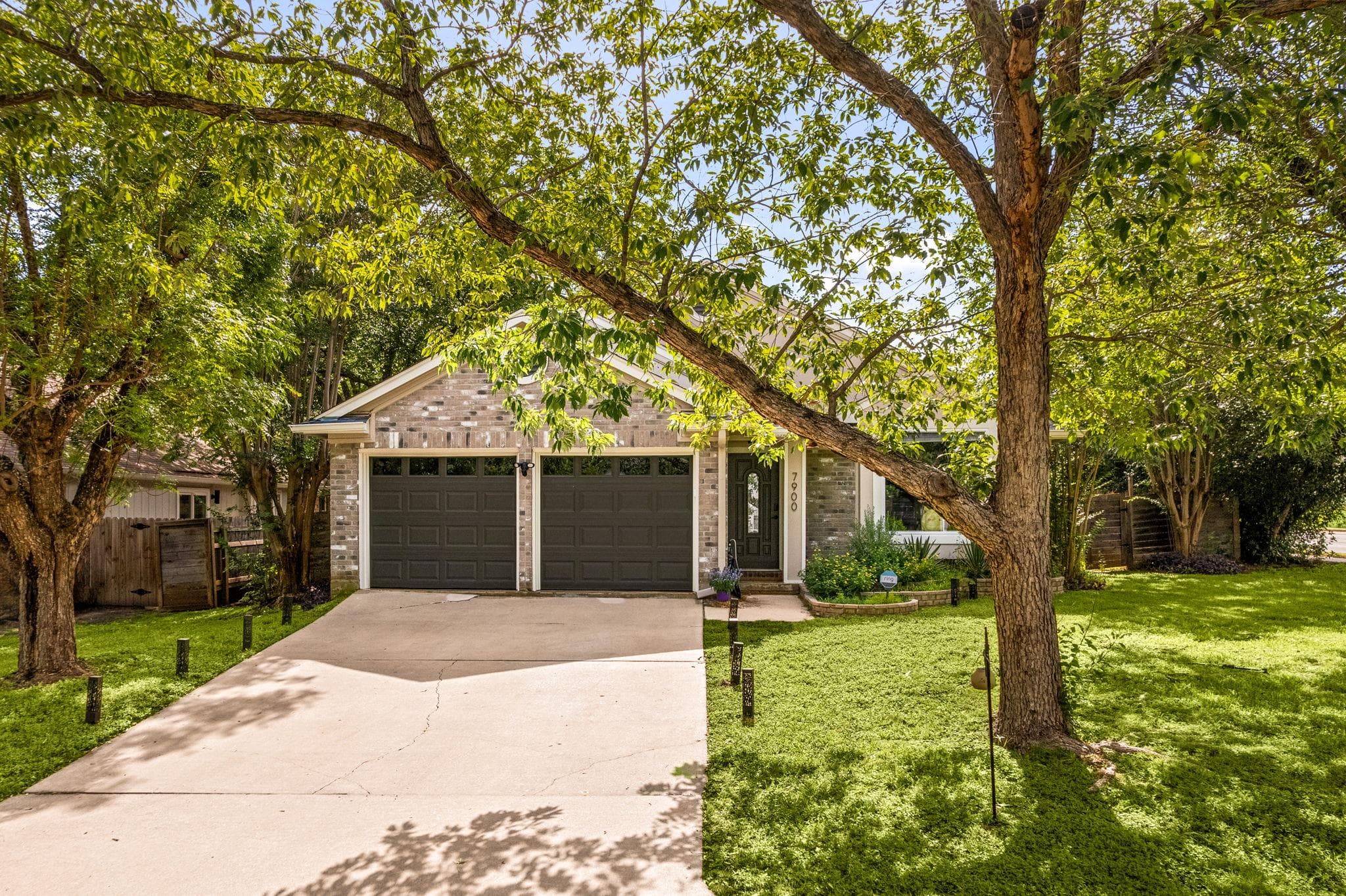 7900  Finch Trl