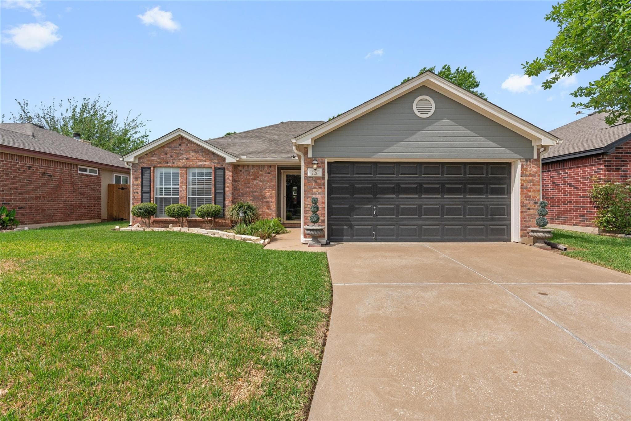 226  Claris Ln