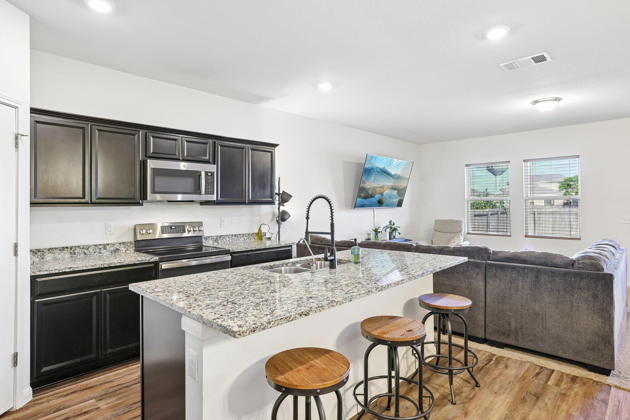19105 Mike Mansfield Rd