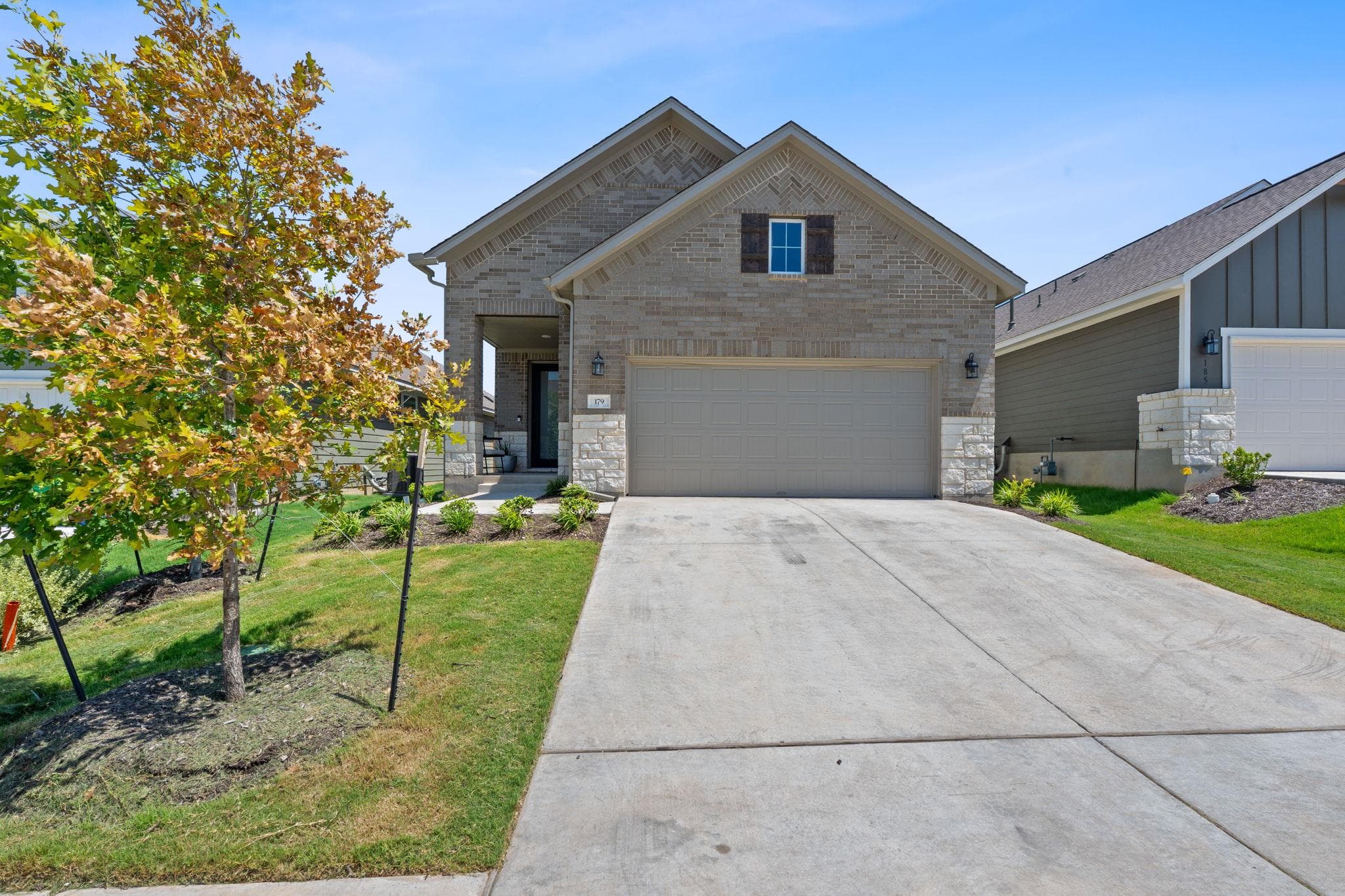 179  Kings Canyon Dr