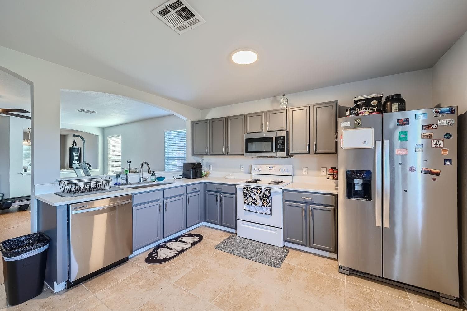 137  Easy St