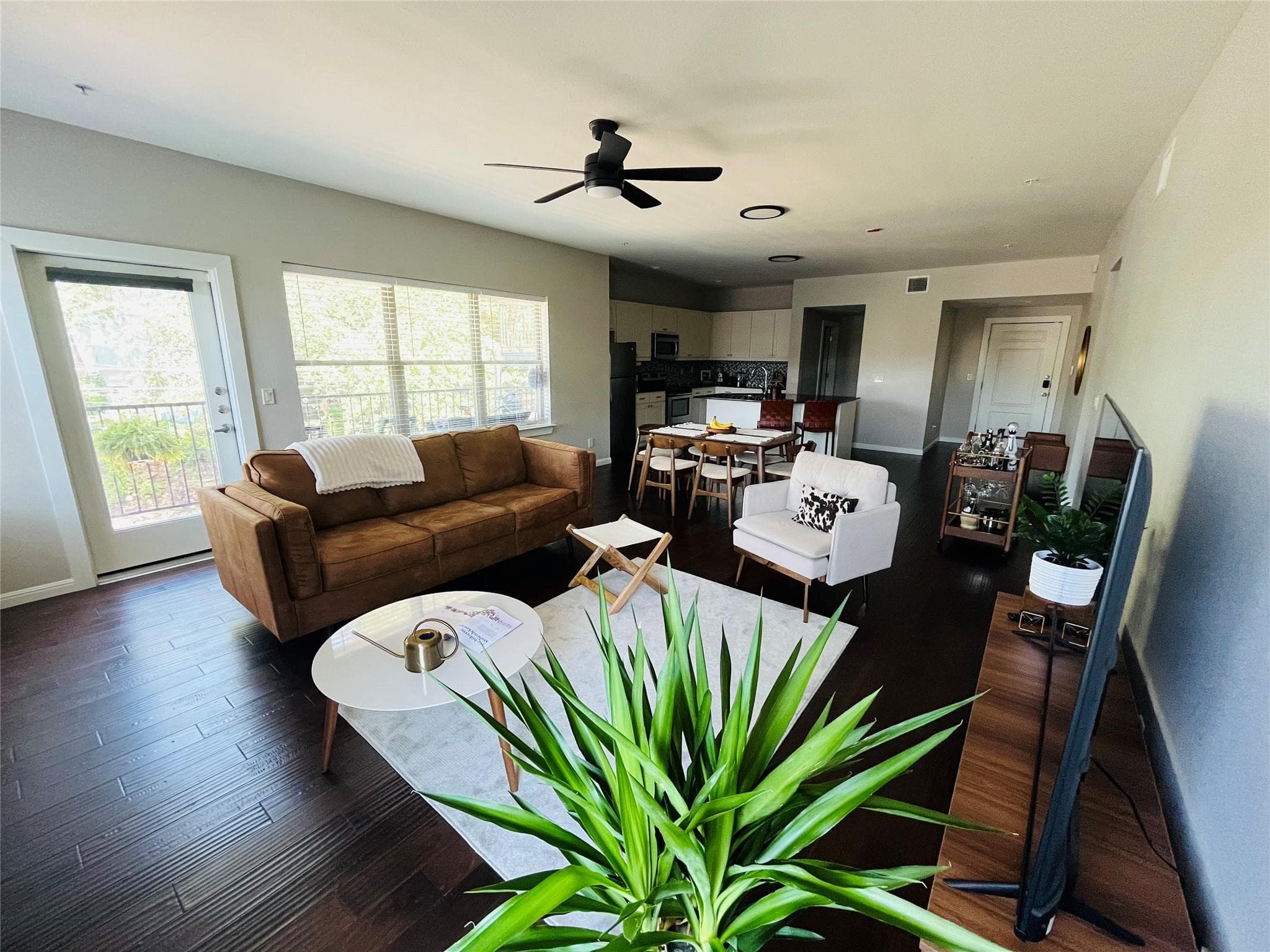 2708  San Pedro St  #202