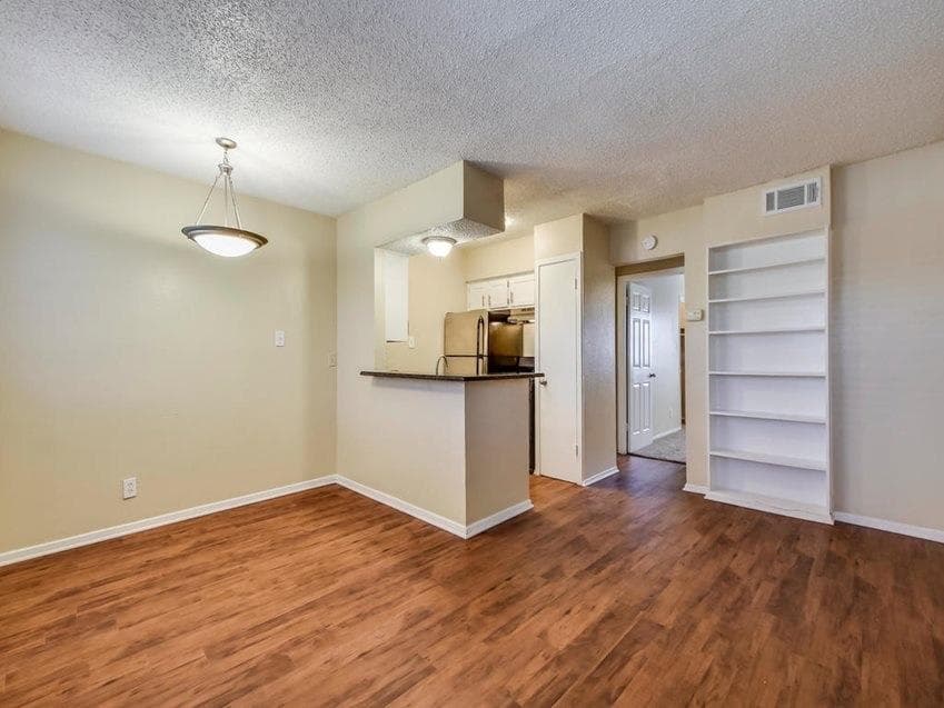 2401 Manor Rd #119