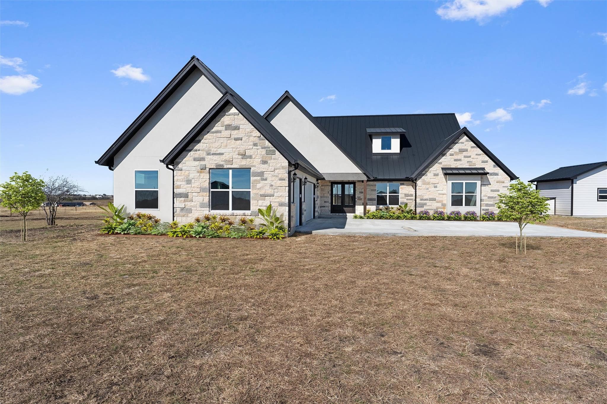3705 County Road 211 Rd