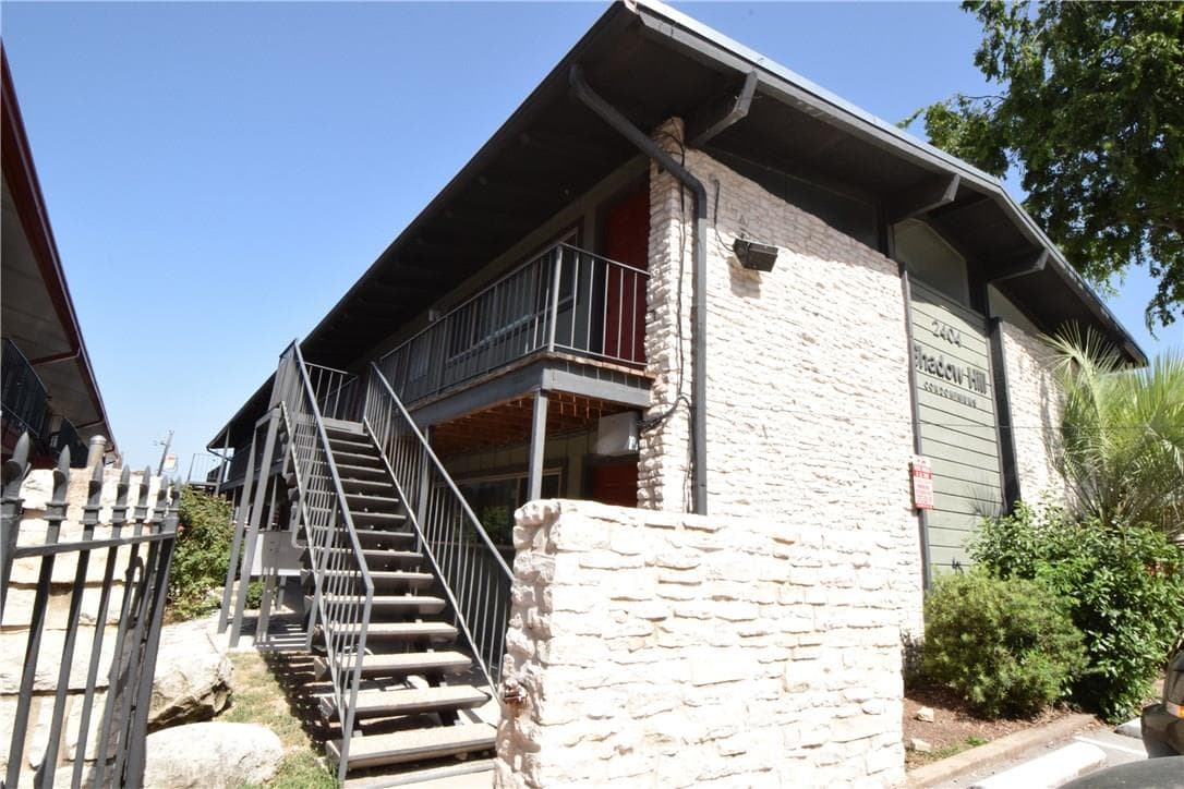 2404  Longview St  #103