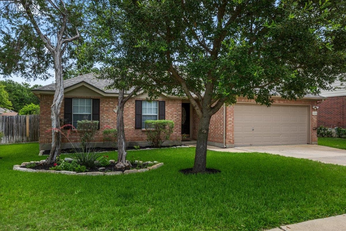 1802  Hollow Ridge Dr