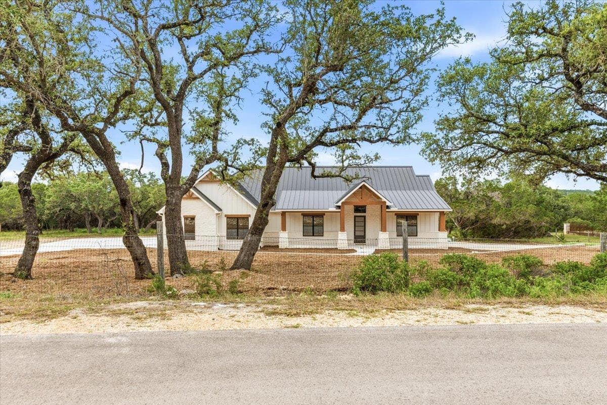1744 Crossbow Dr
