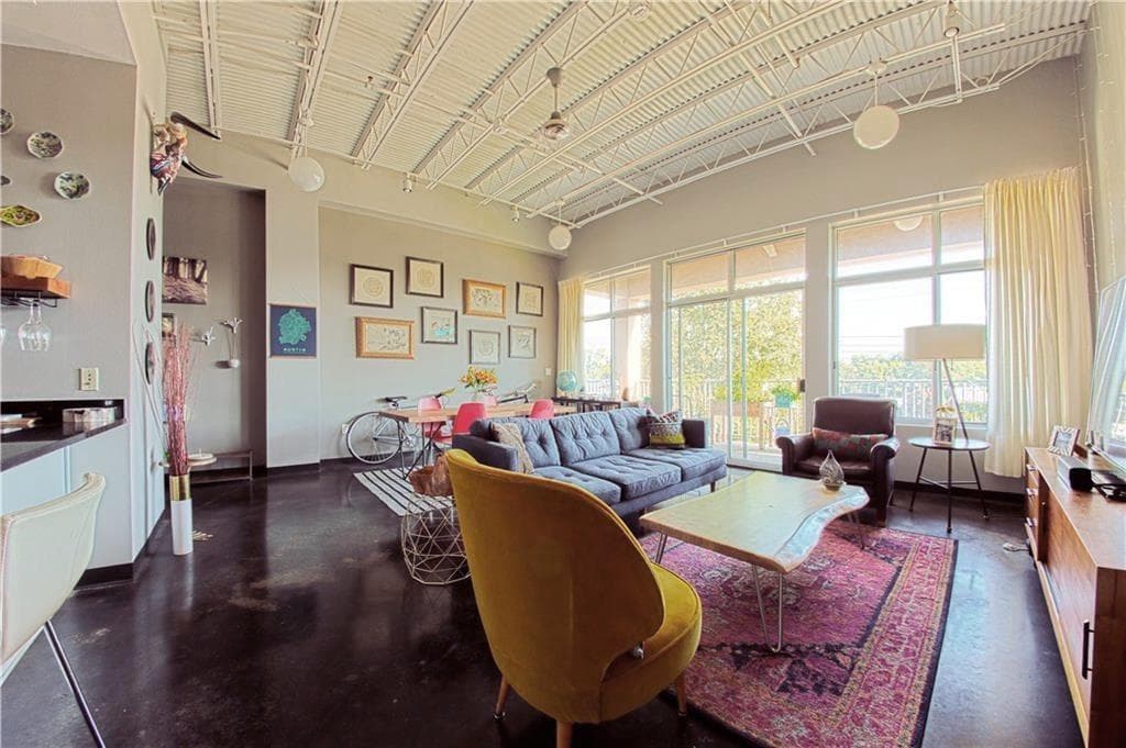 2401 E SIXTH St  #6094