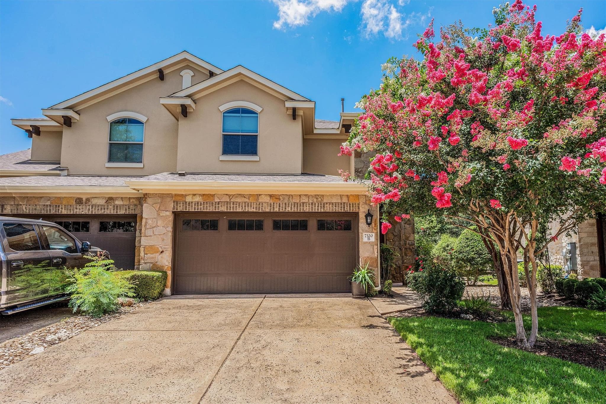 7320 Colina Vista Loop #B