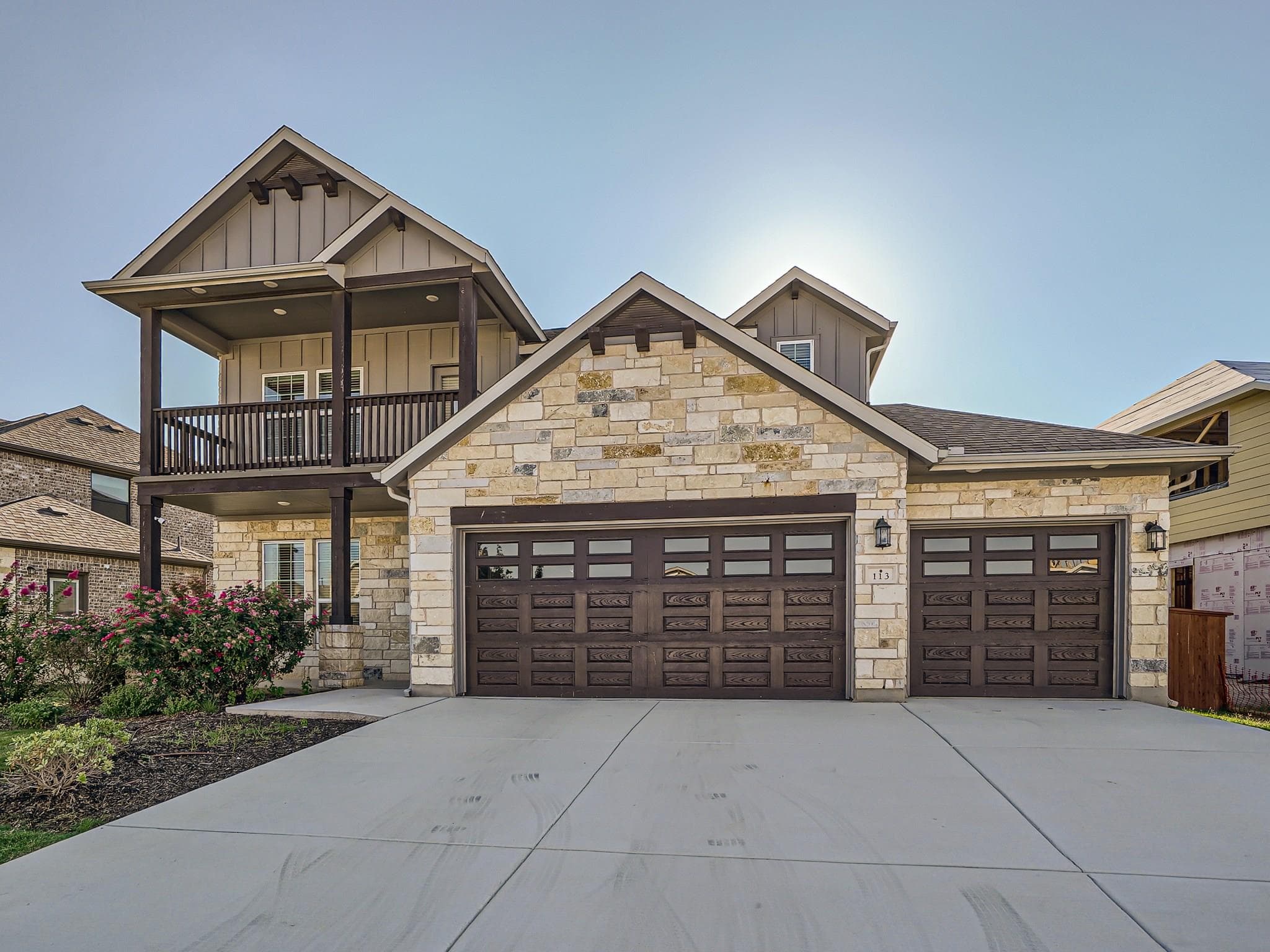 113  Leon Loop