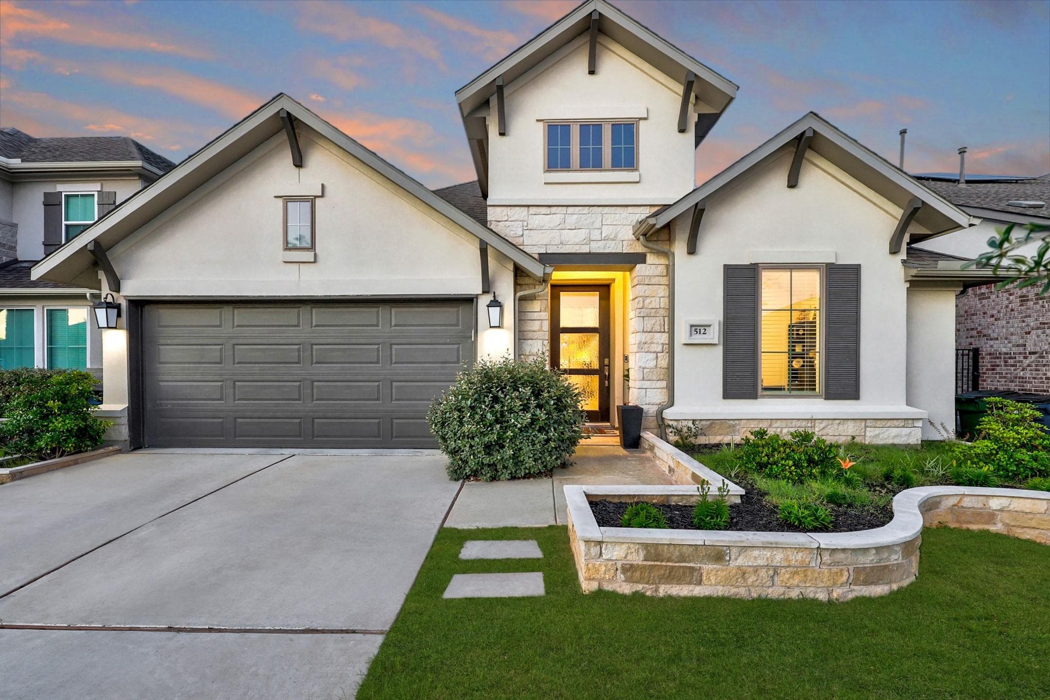 512  Monrovia Ct