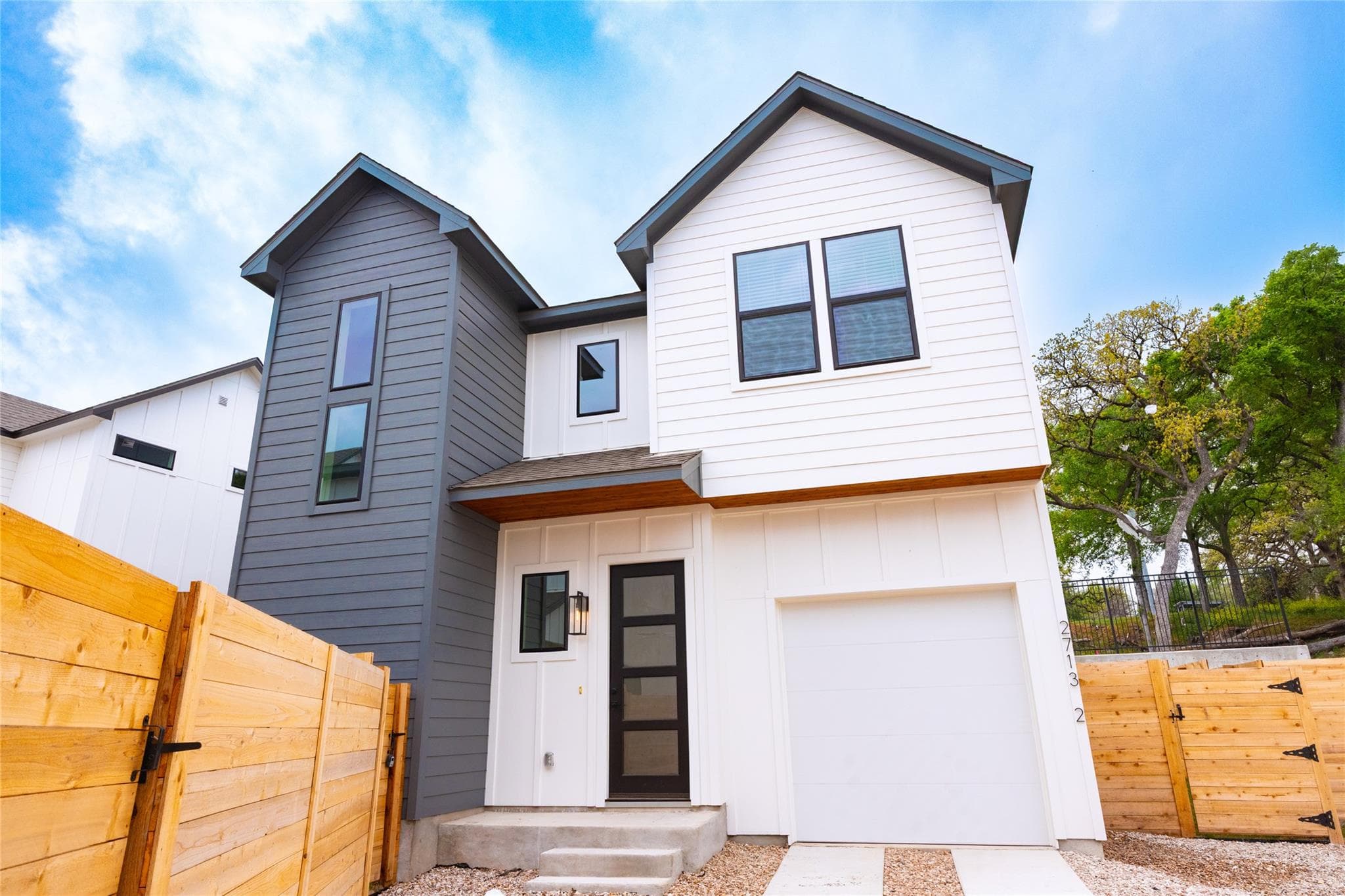 2709 Bristol Dr #2