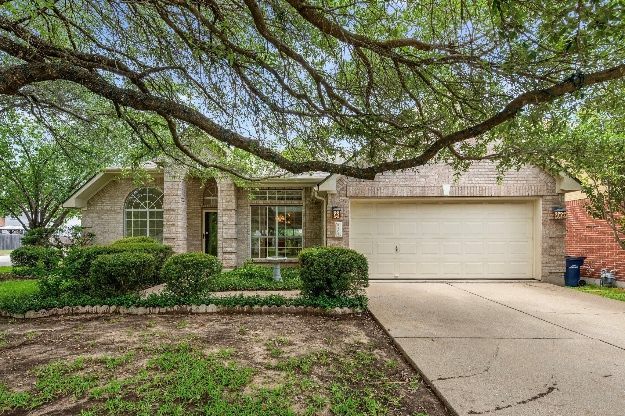 707  Ridge View Dr
