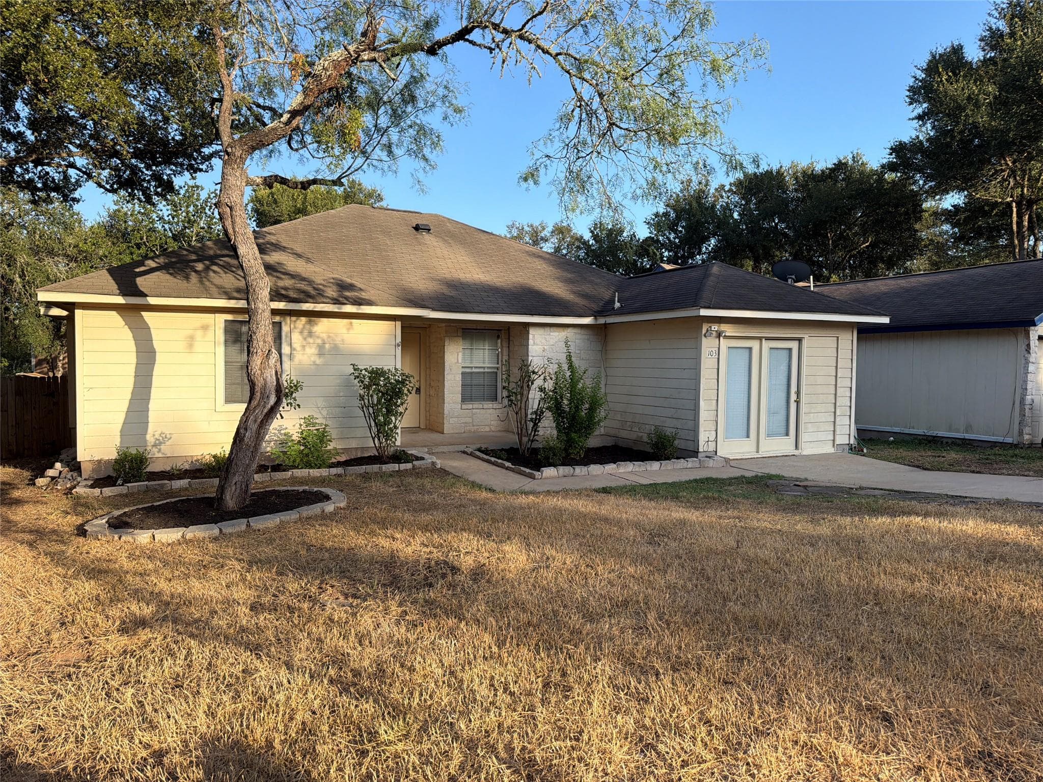 103 N Mockingbird Cir
