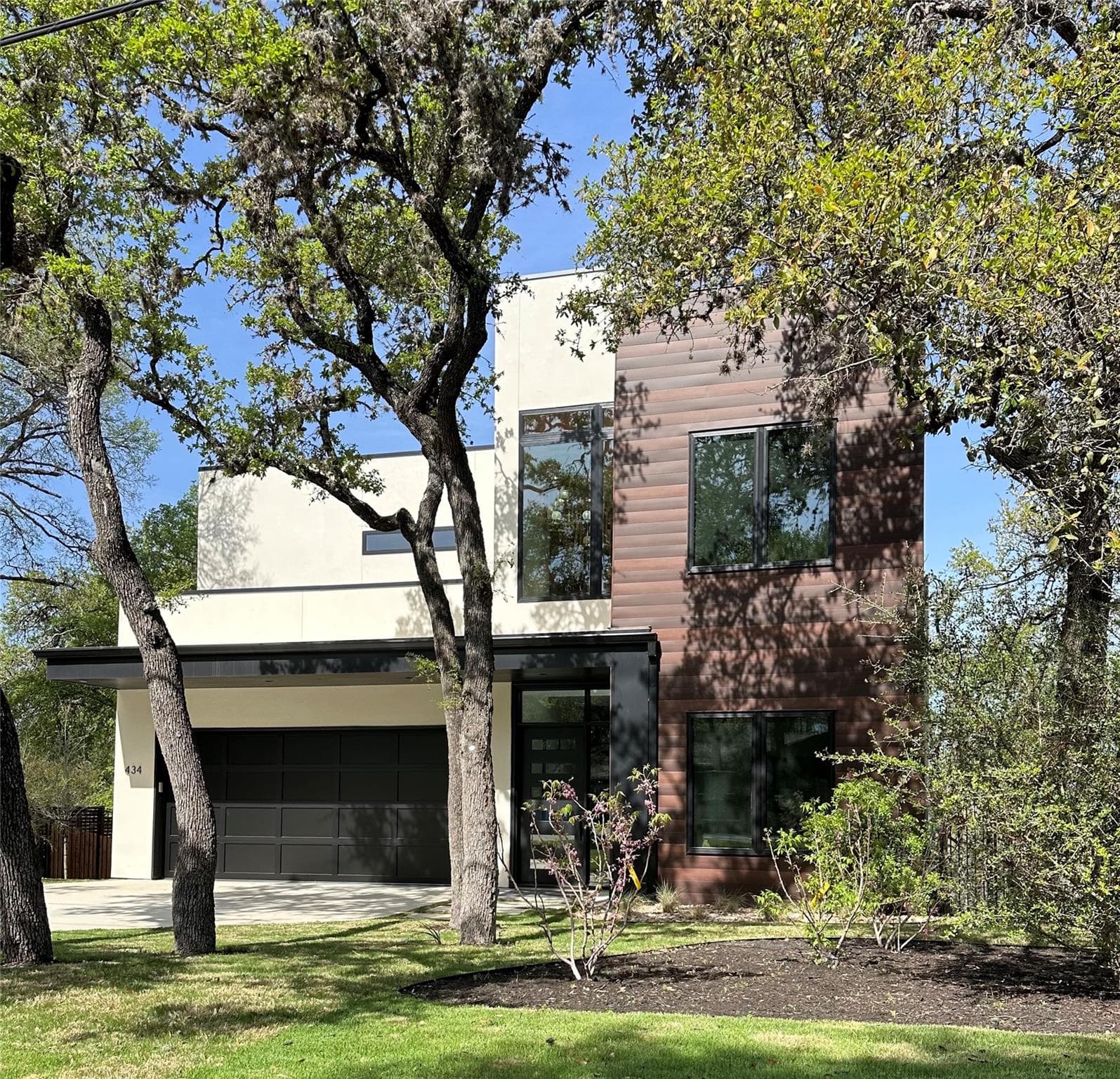 434  Brady Ln