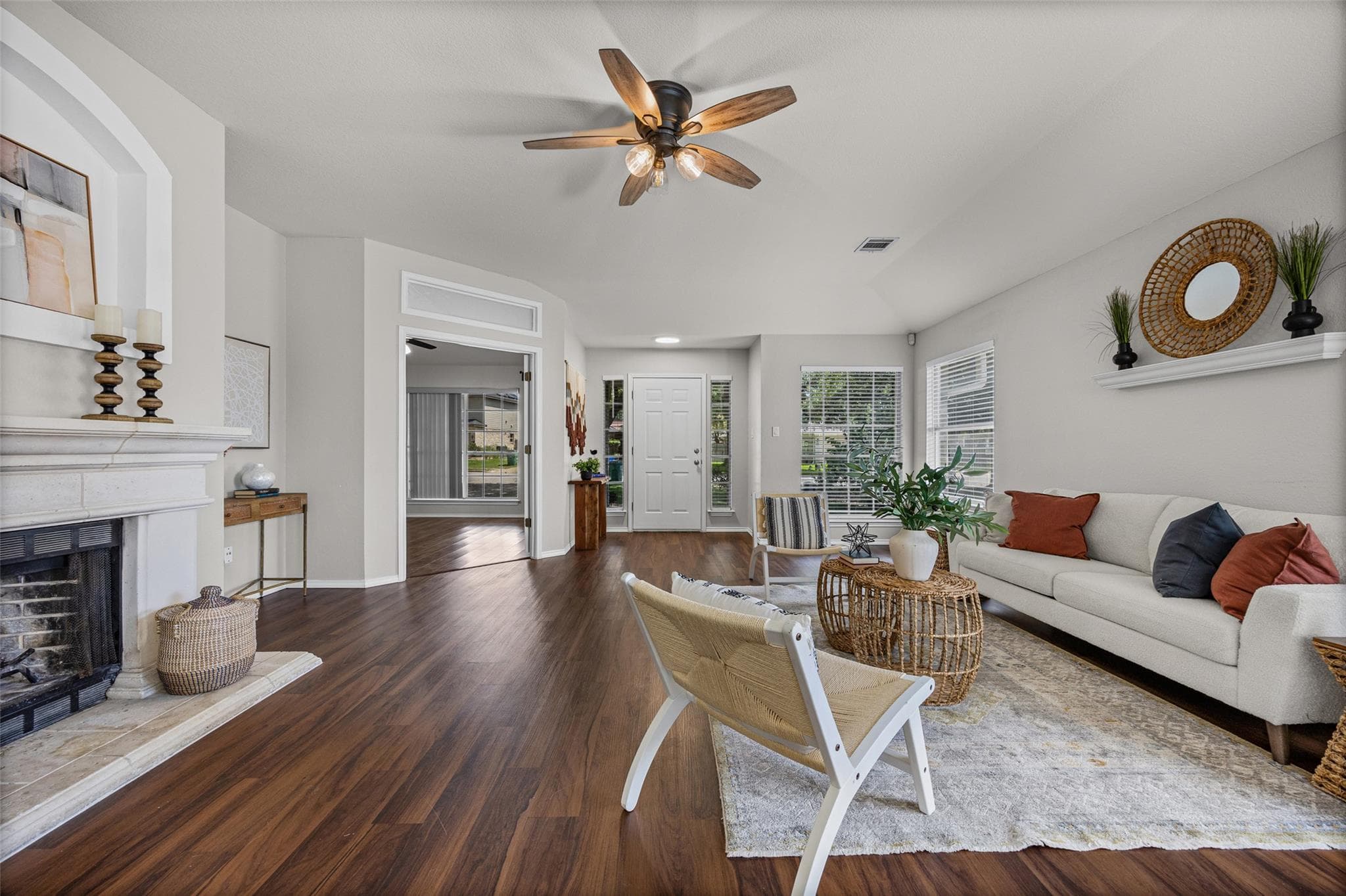 1524 Lochaline Loop