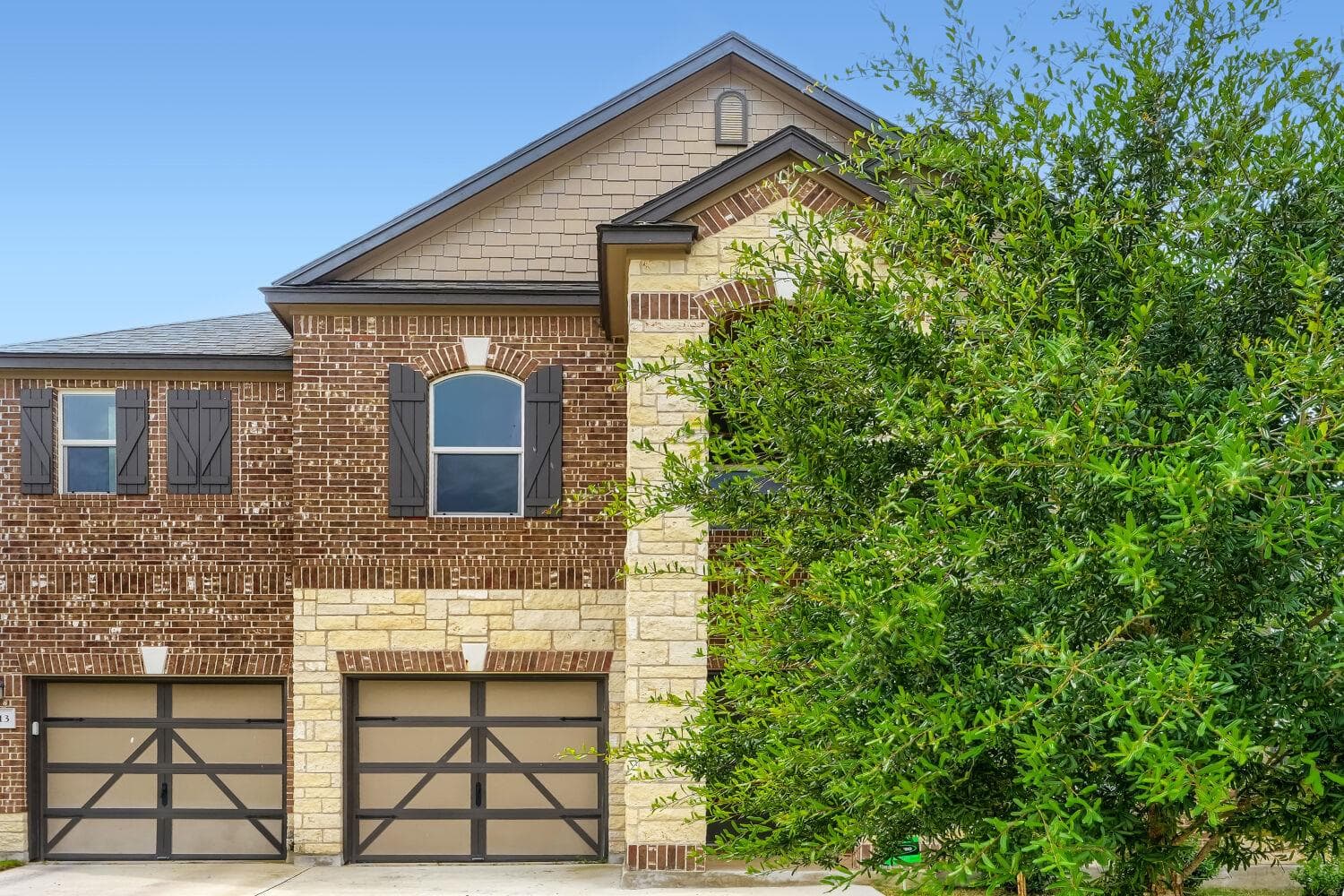 1513  Foxglove Dr