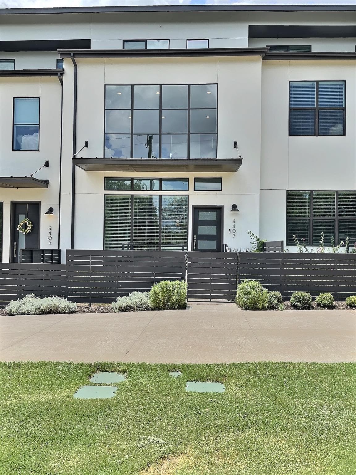 4407 Grotto Dr