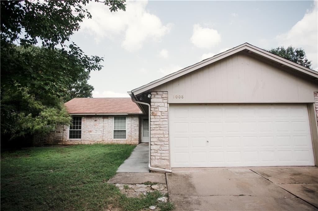 1008  Longmeadow Dr