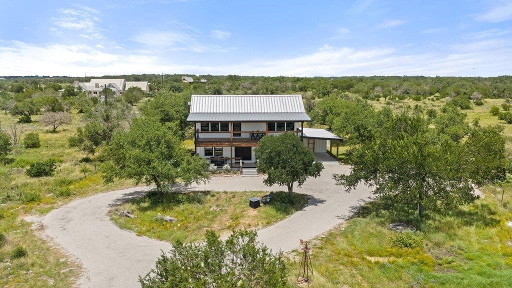 784  River View Dr