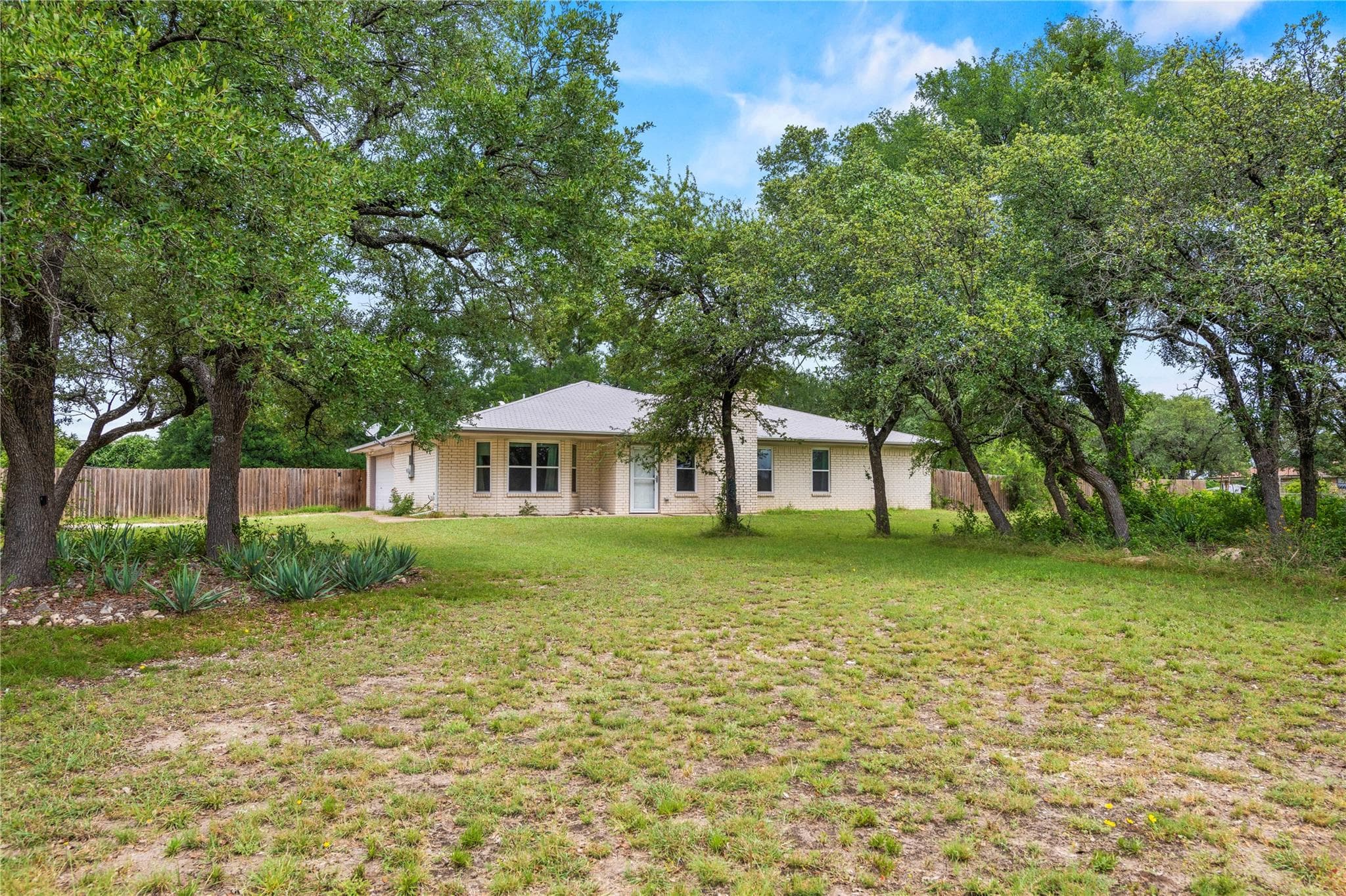 8827 E Highway 190 None E