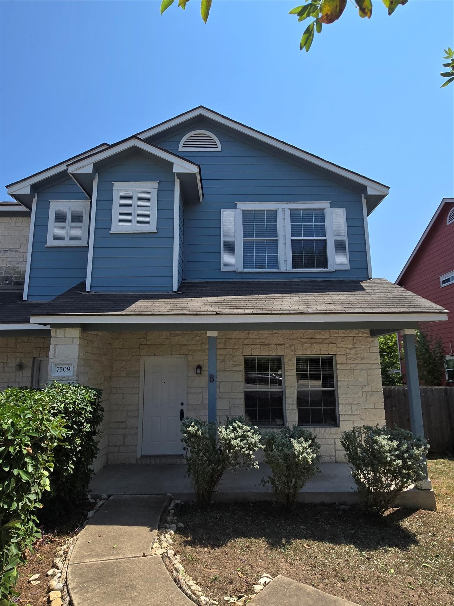 7509  Lazy Creek Dr