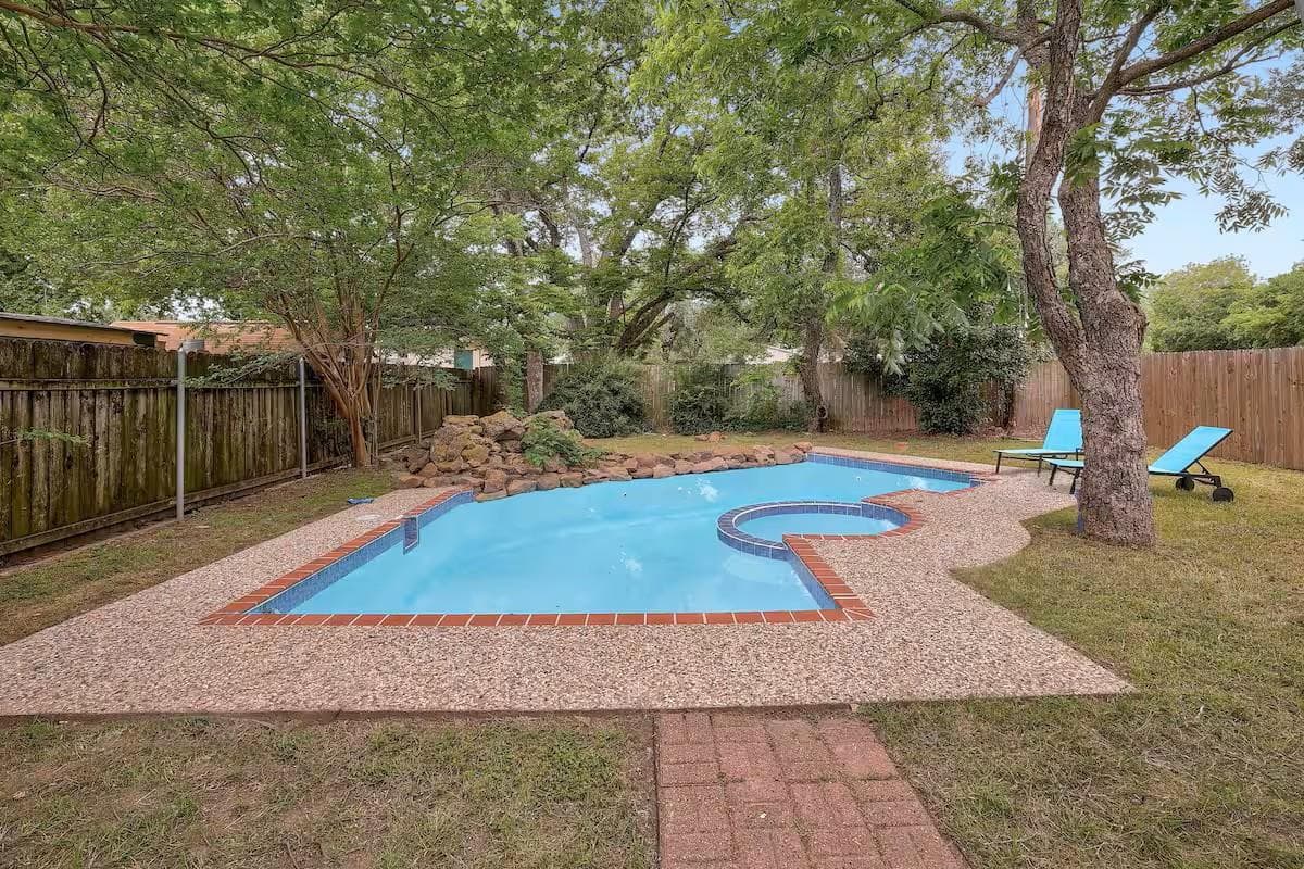 12304  BurrRidge Dr