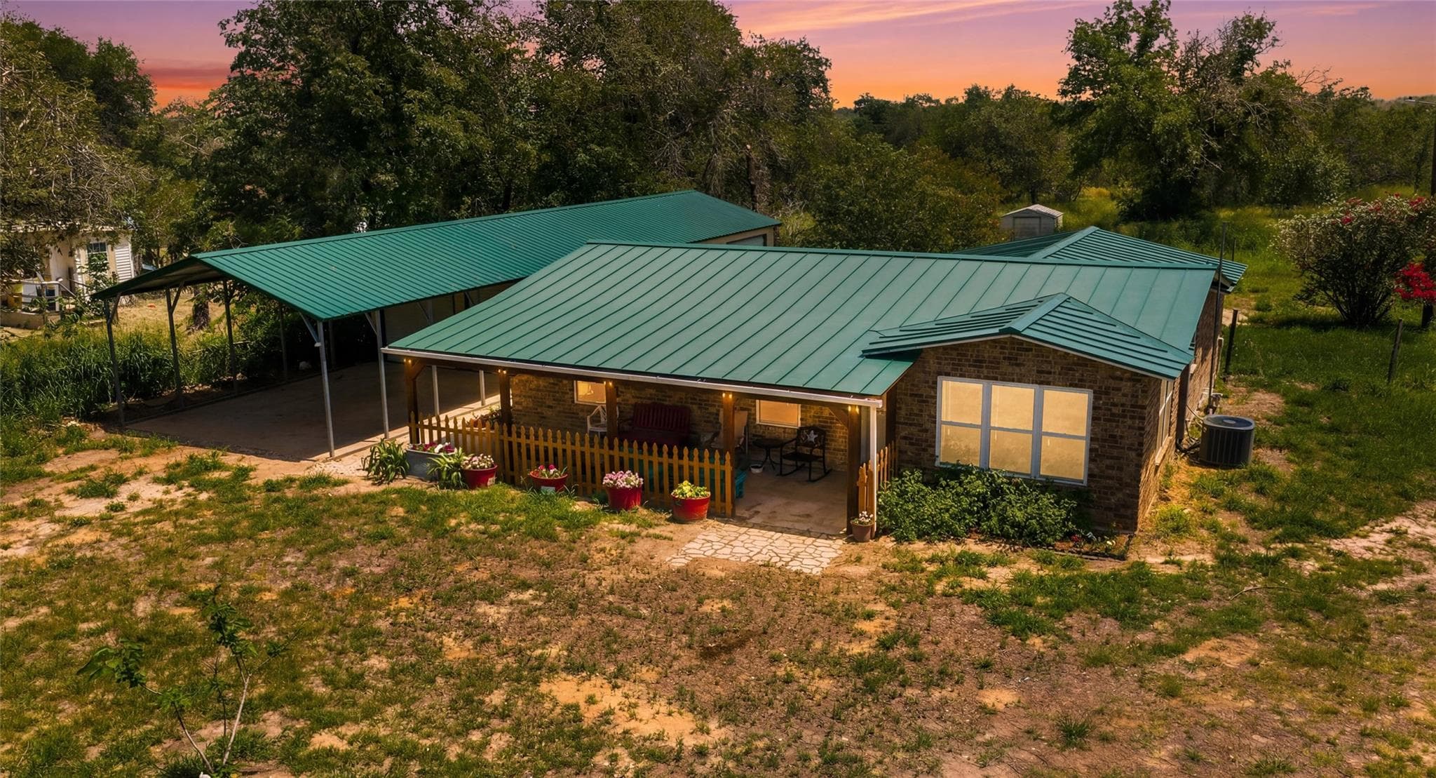 305 Waycross Rd