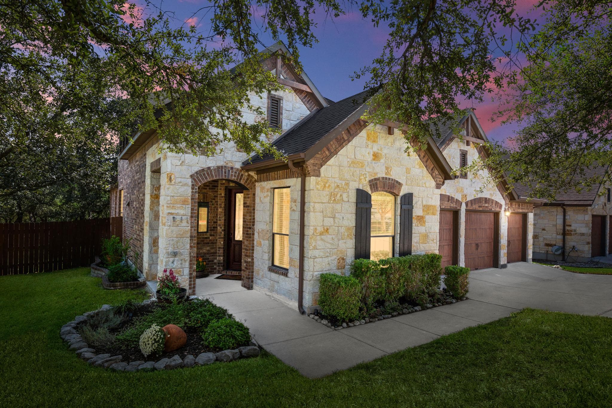 2300  Brownstone Ln