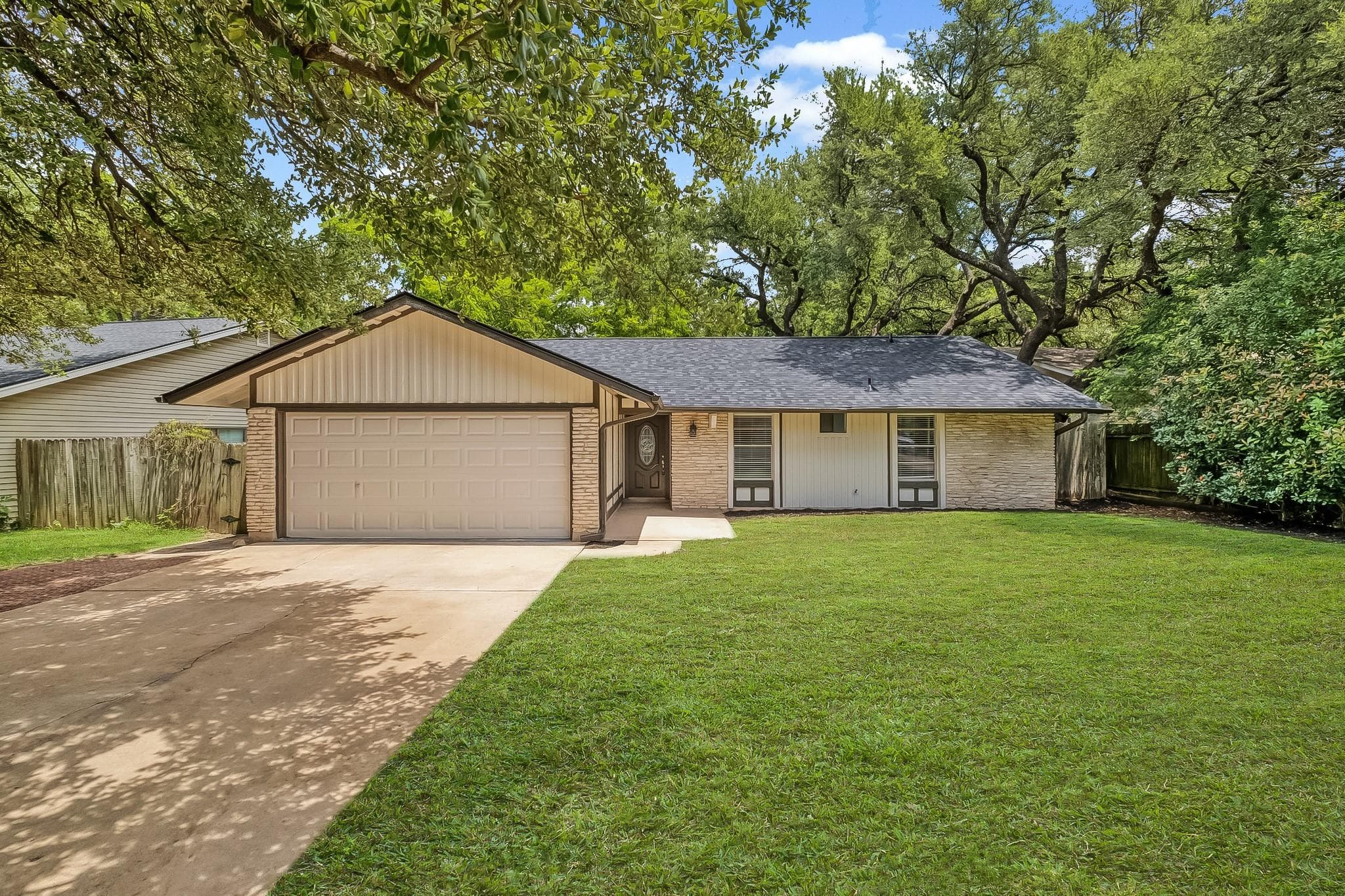 10417  Firethorn Ln