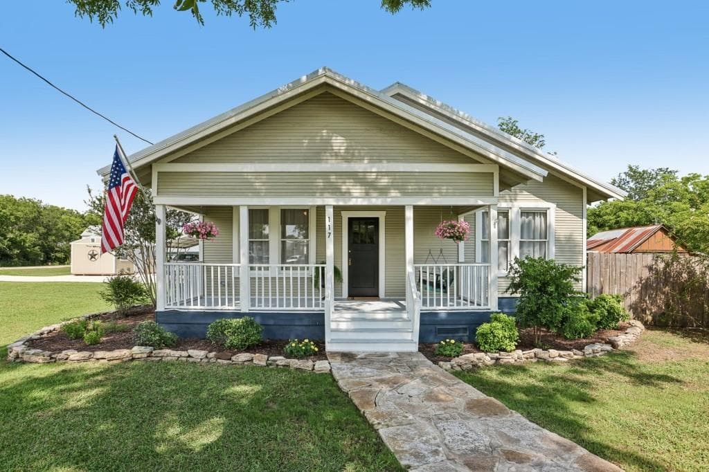 117 N Main St
