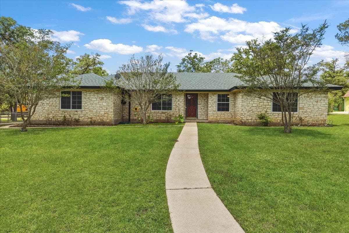 250  Hickory Dr