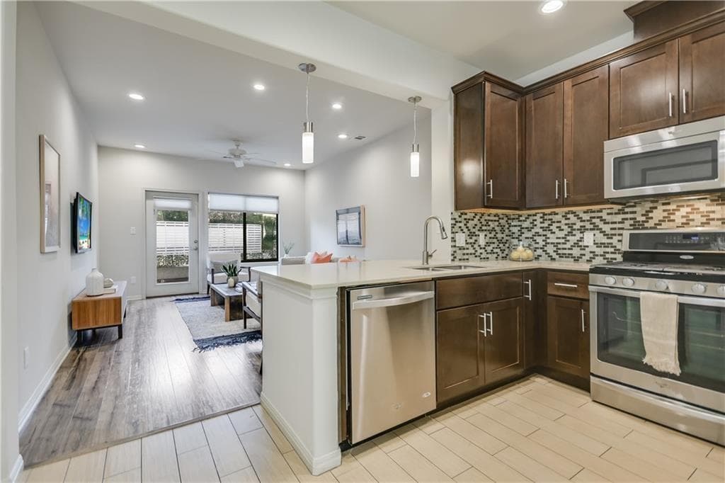 124 Cumberland Rd #303