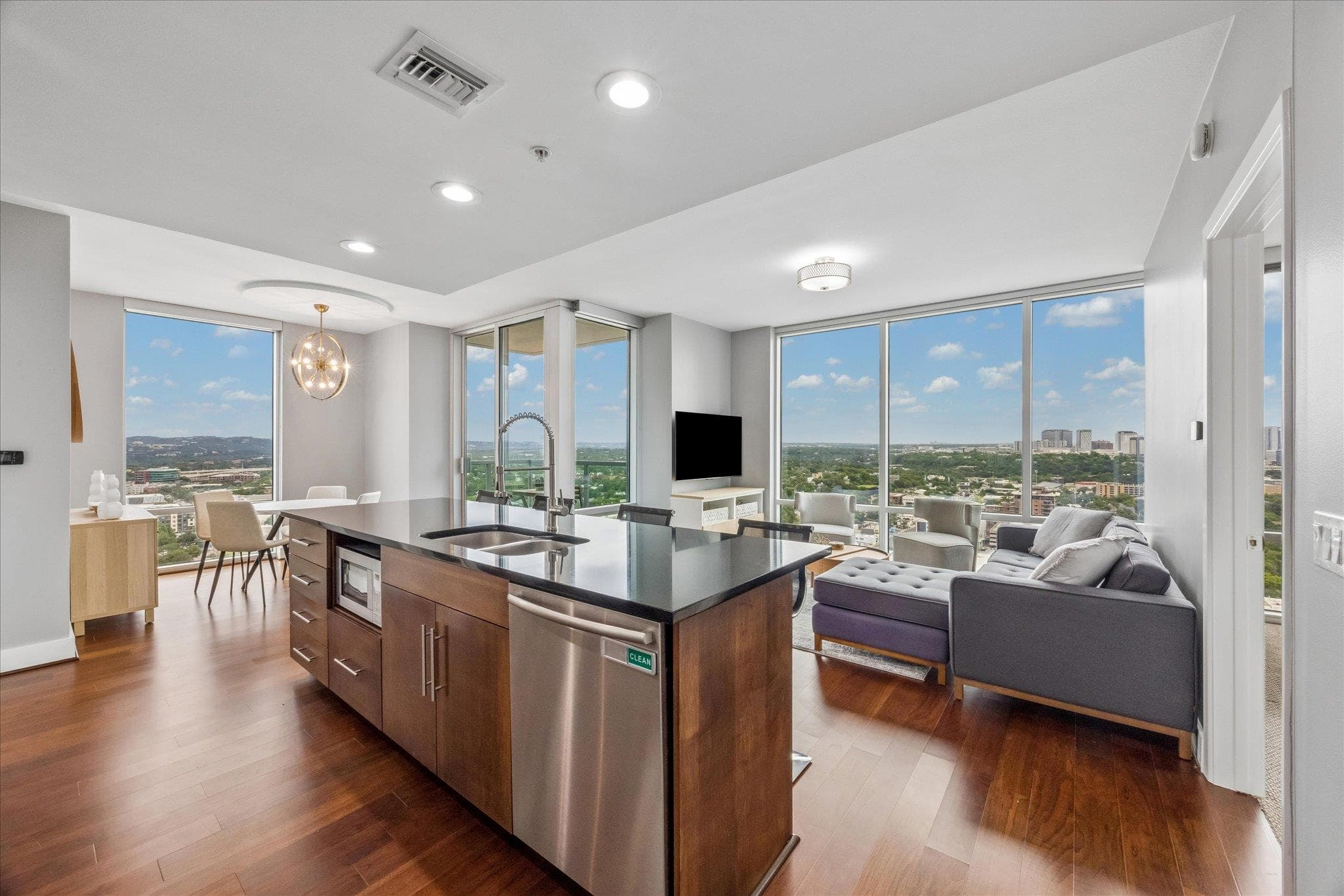 300  Bowie St  #2805