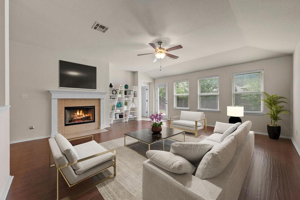 9424  Castle Pines Dr
