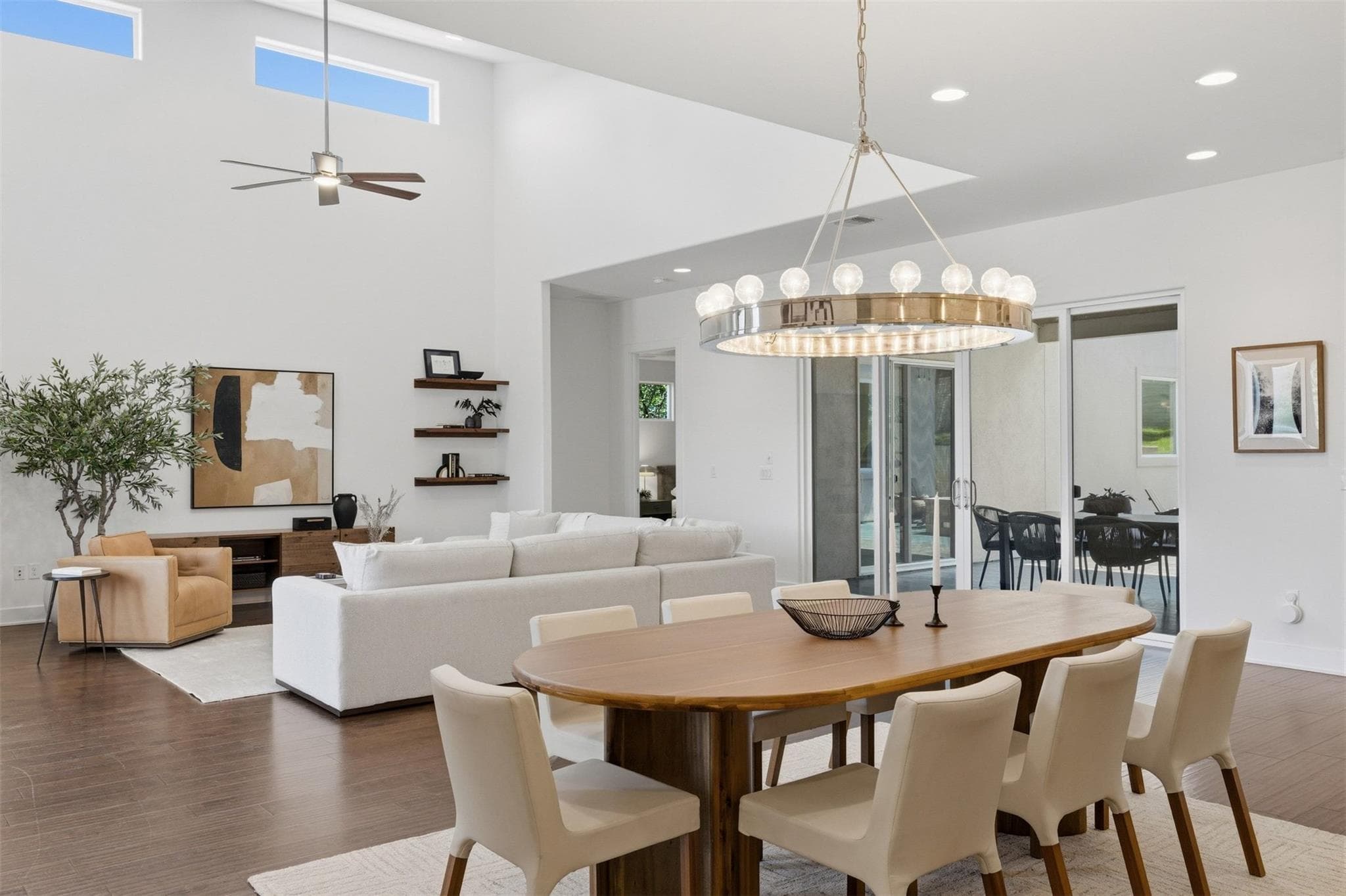 2704  Oak Park Dr