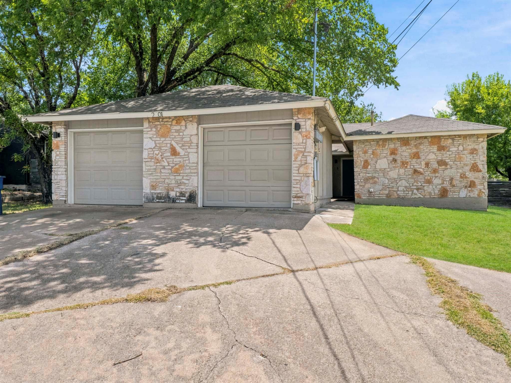 2401  Burleson Rd