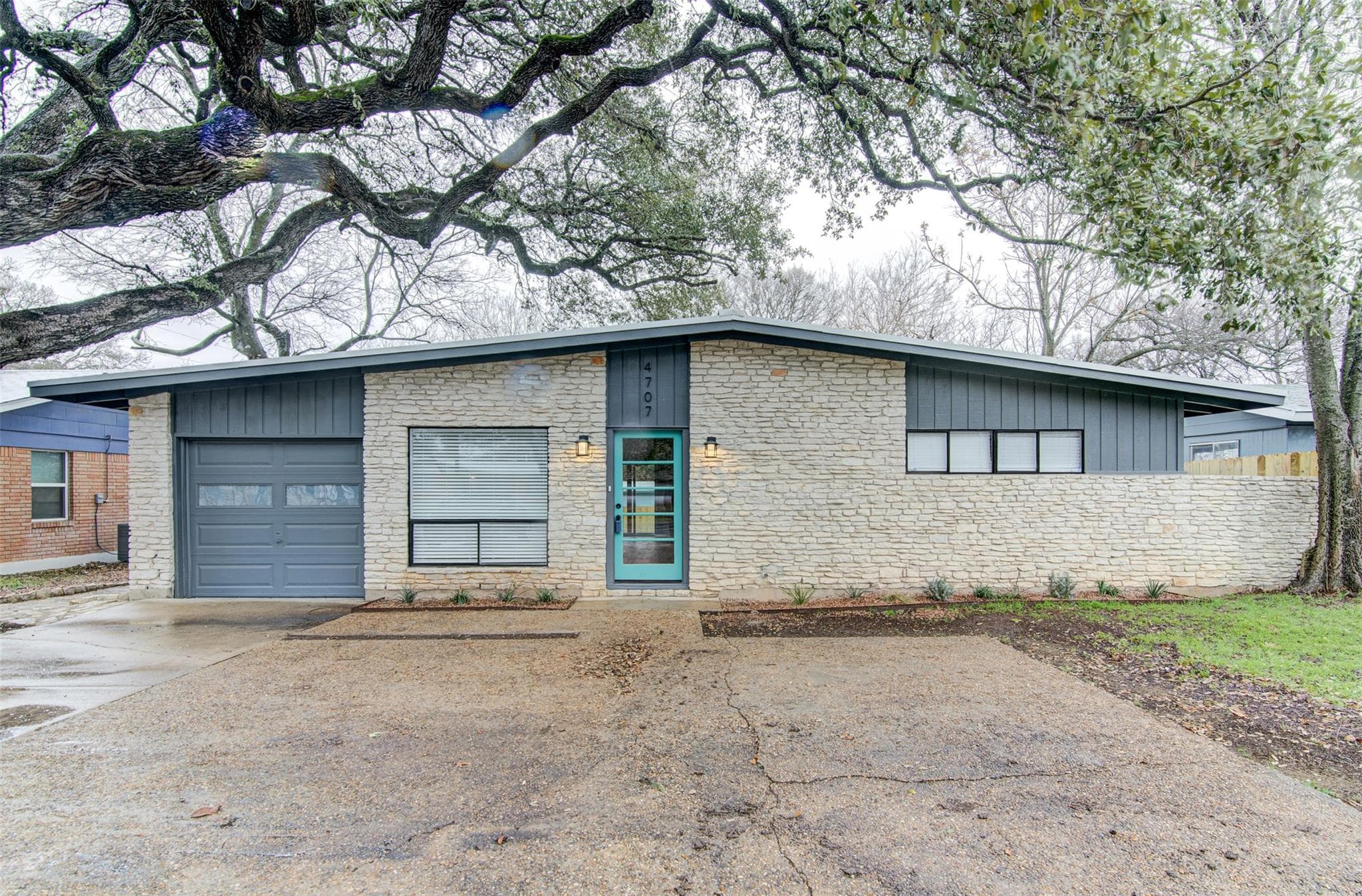 4707  Menchaca Rd
