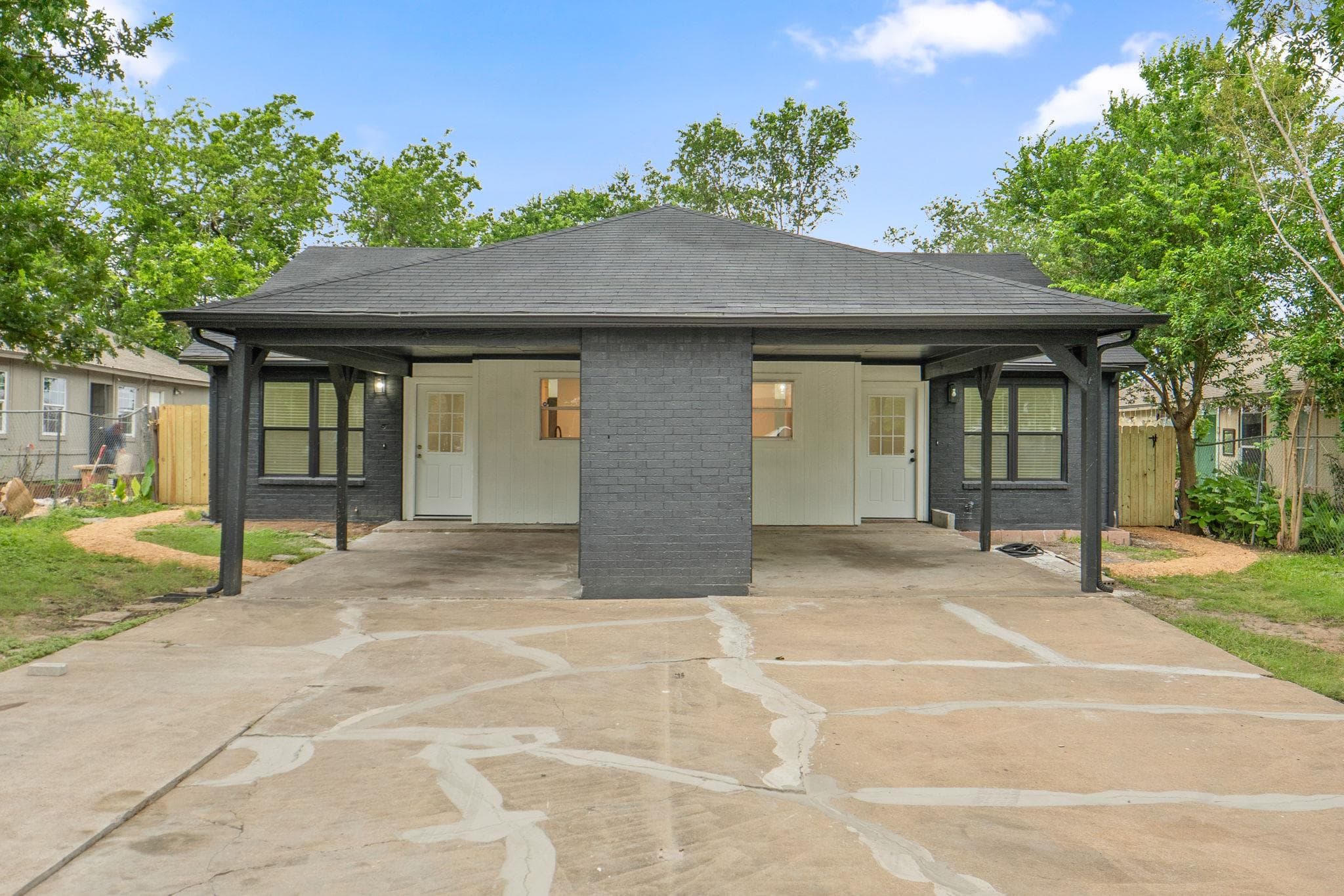8203  Colony Loop Dr