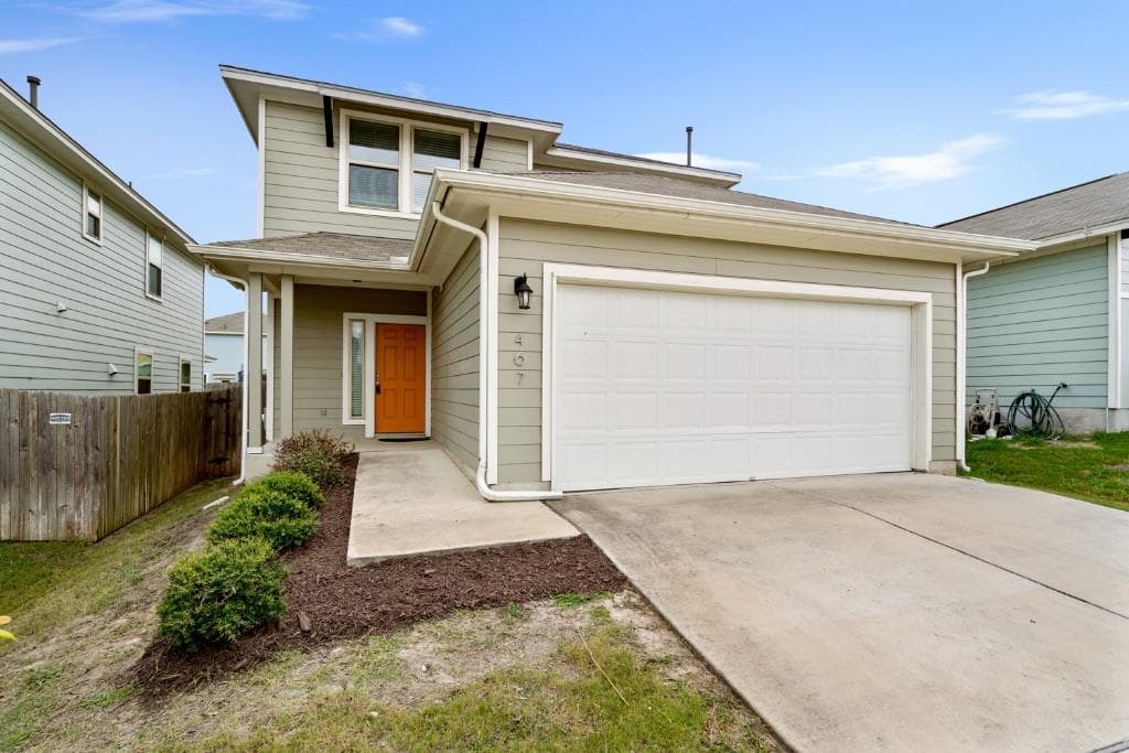 467  Twisted Oaks Ln