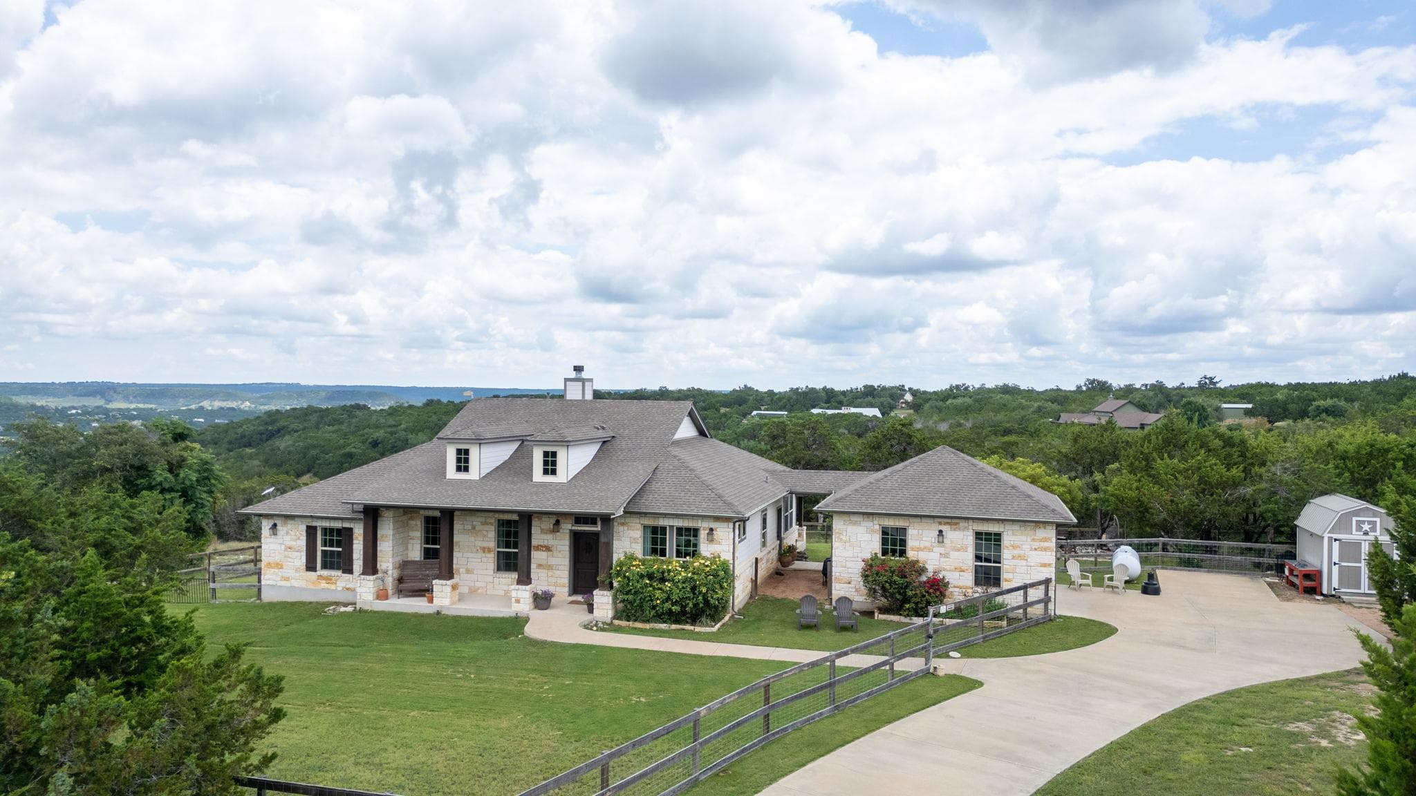 155 Balcones Ridge Way