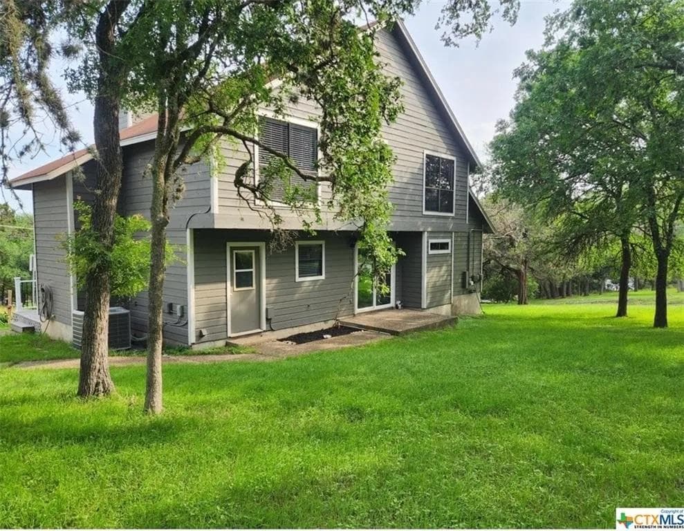 305  Forest Dr
