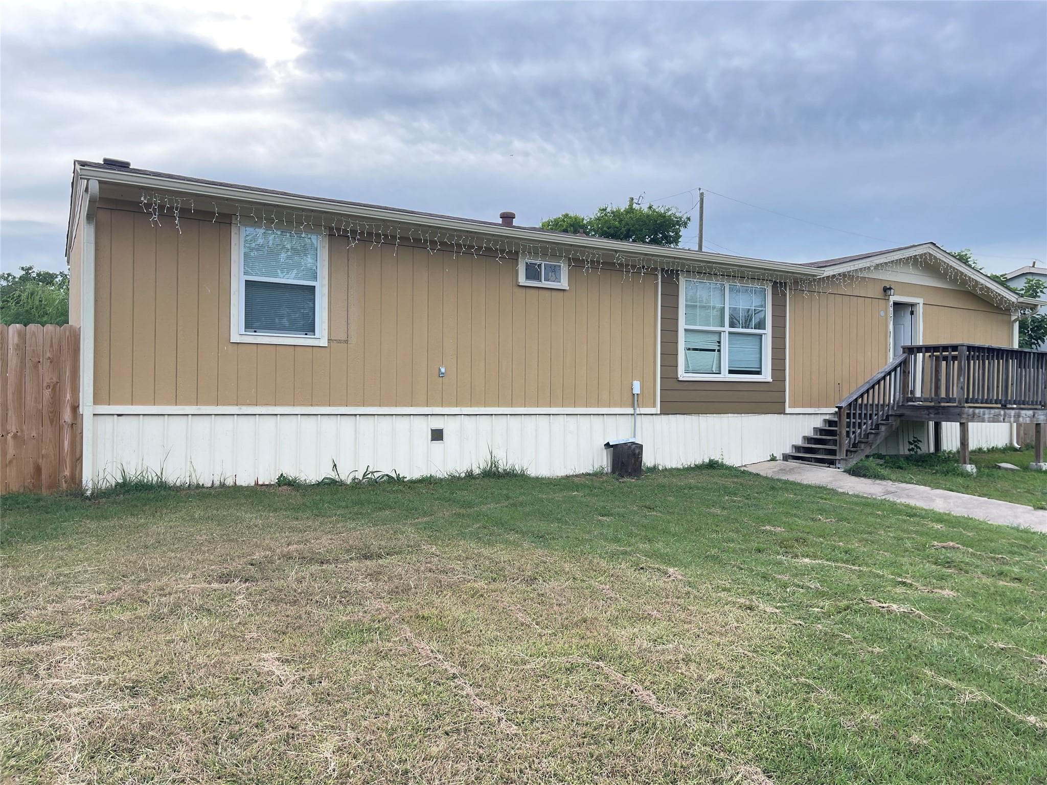 417  Lenora Dr
