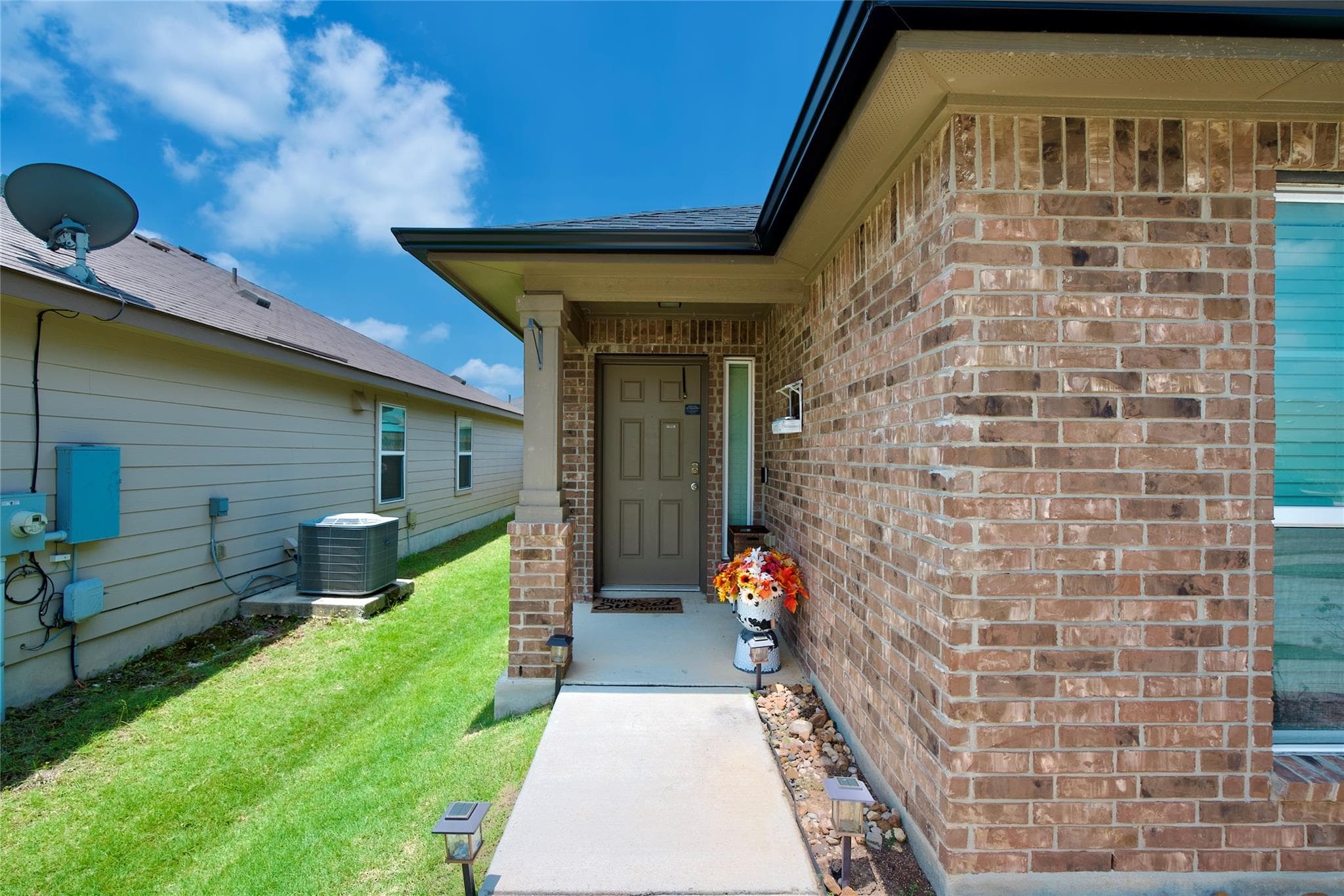 1041  Dumfries Dr