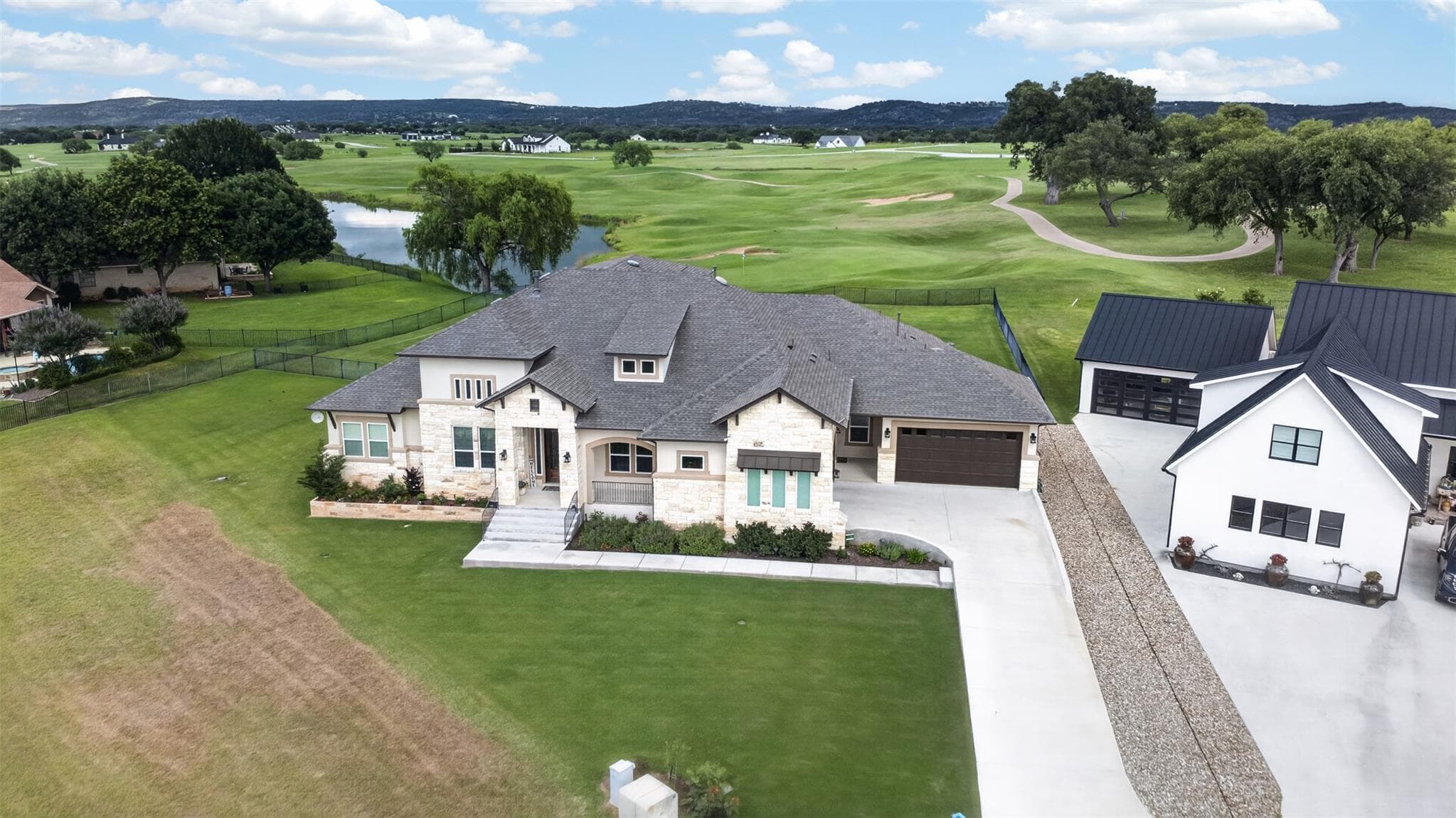 104 Far Meadow Dr