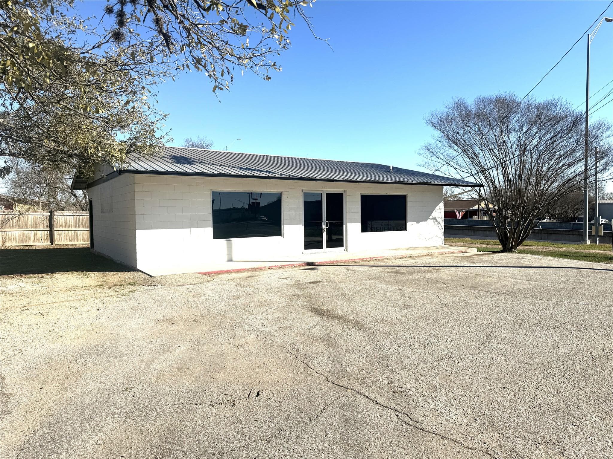 203 E Pecan St