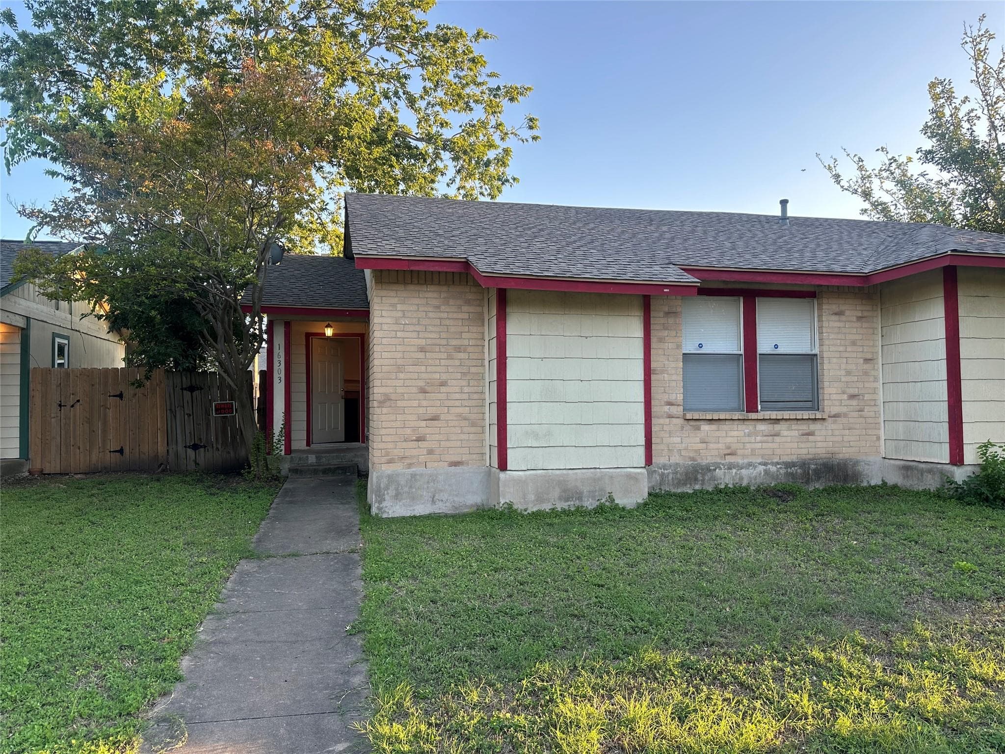 16303  Edgemere Dr