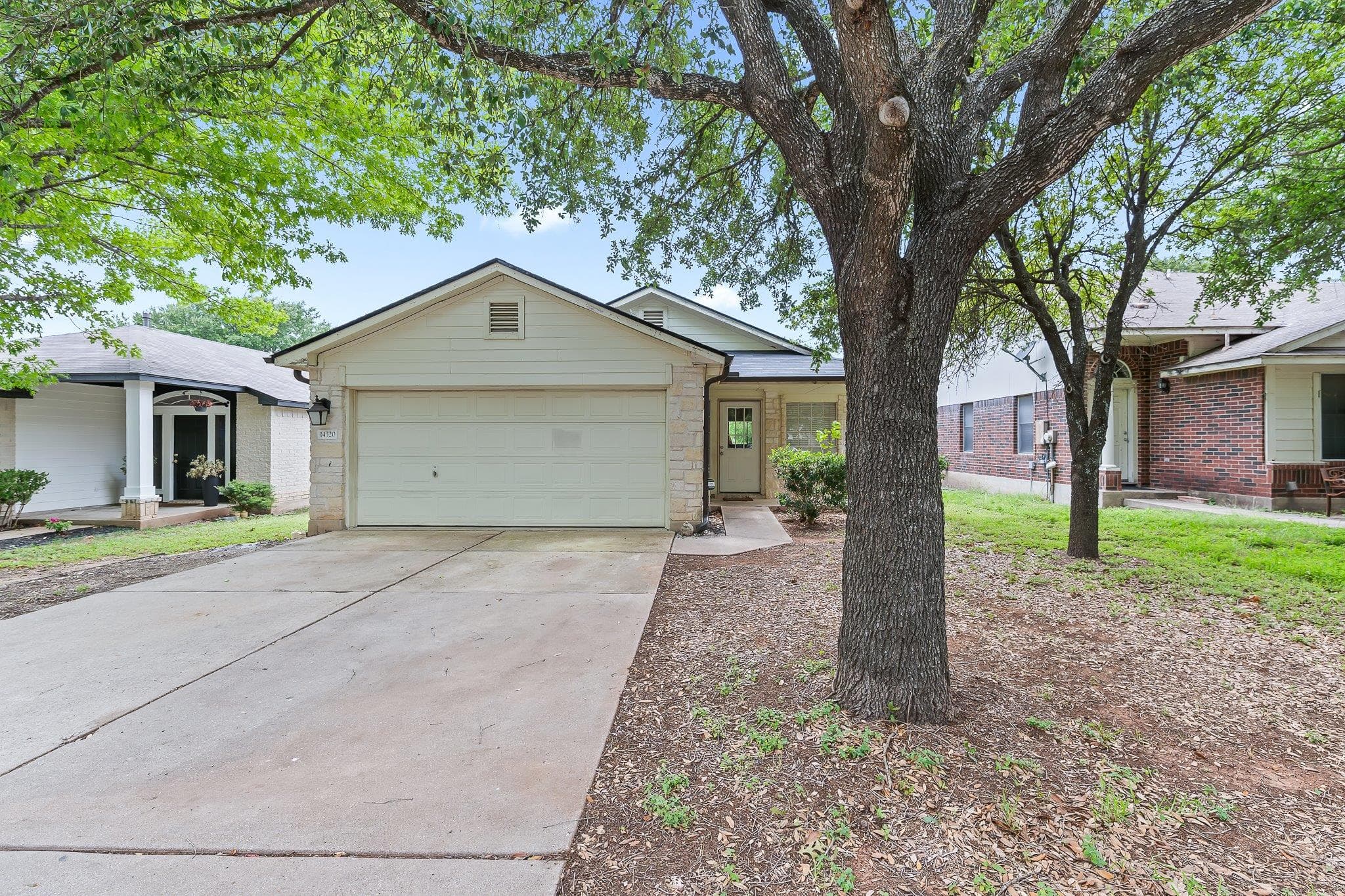 14320  Teacup Ln