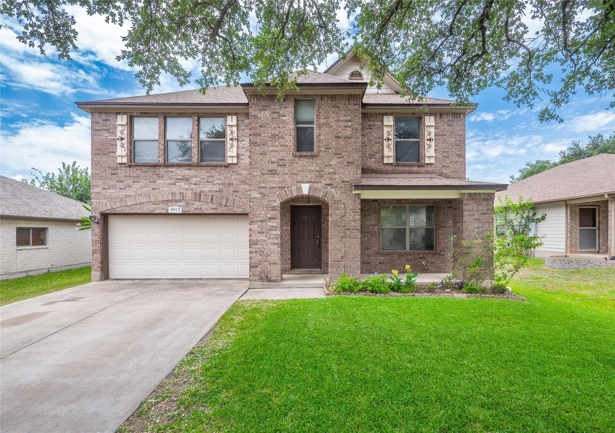 4912  Woodstock Dr