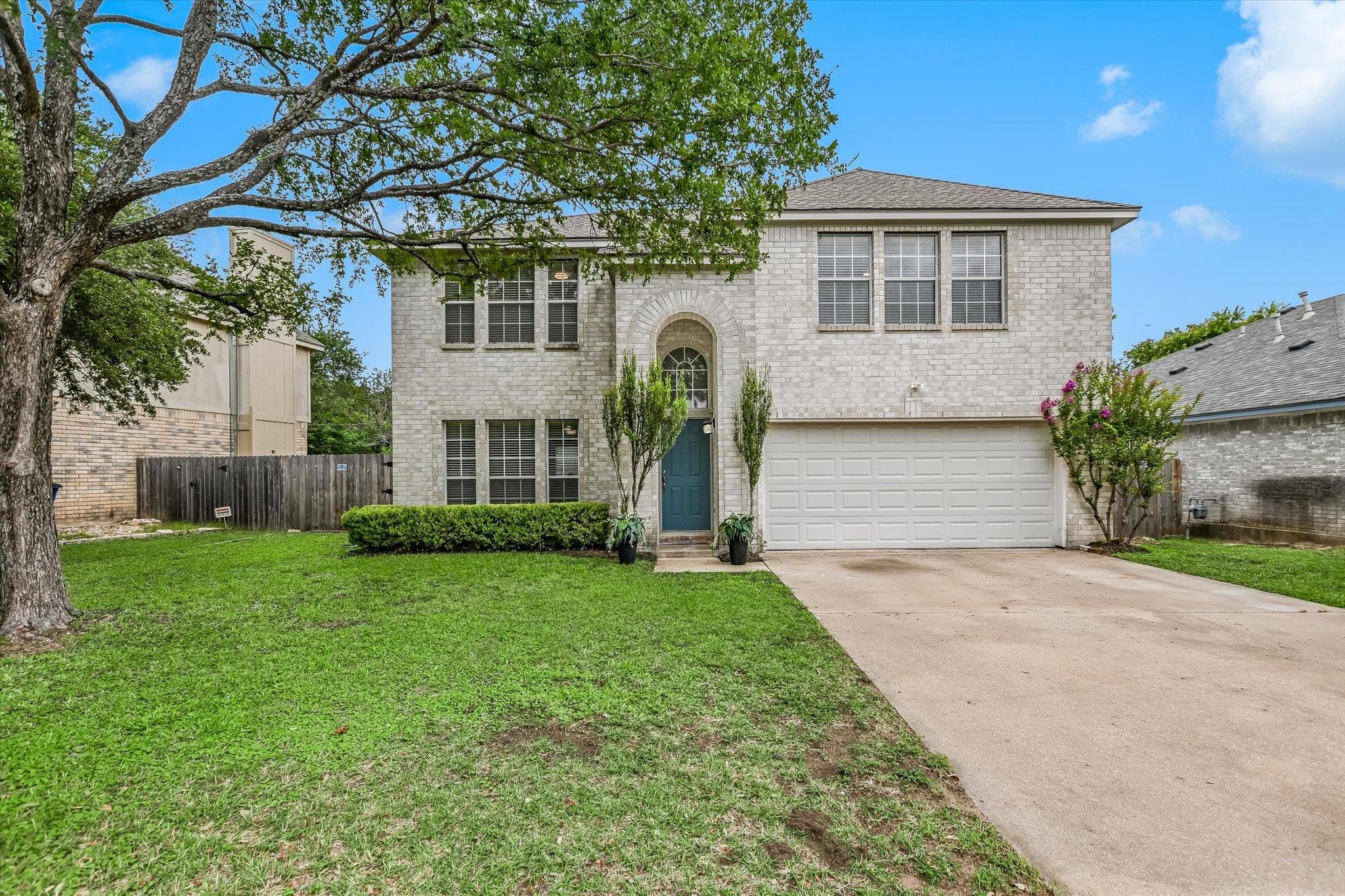 903  Creekmont Dr